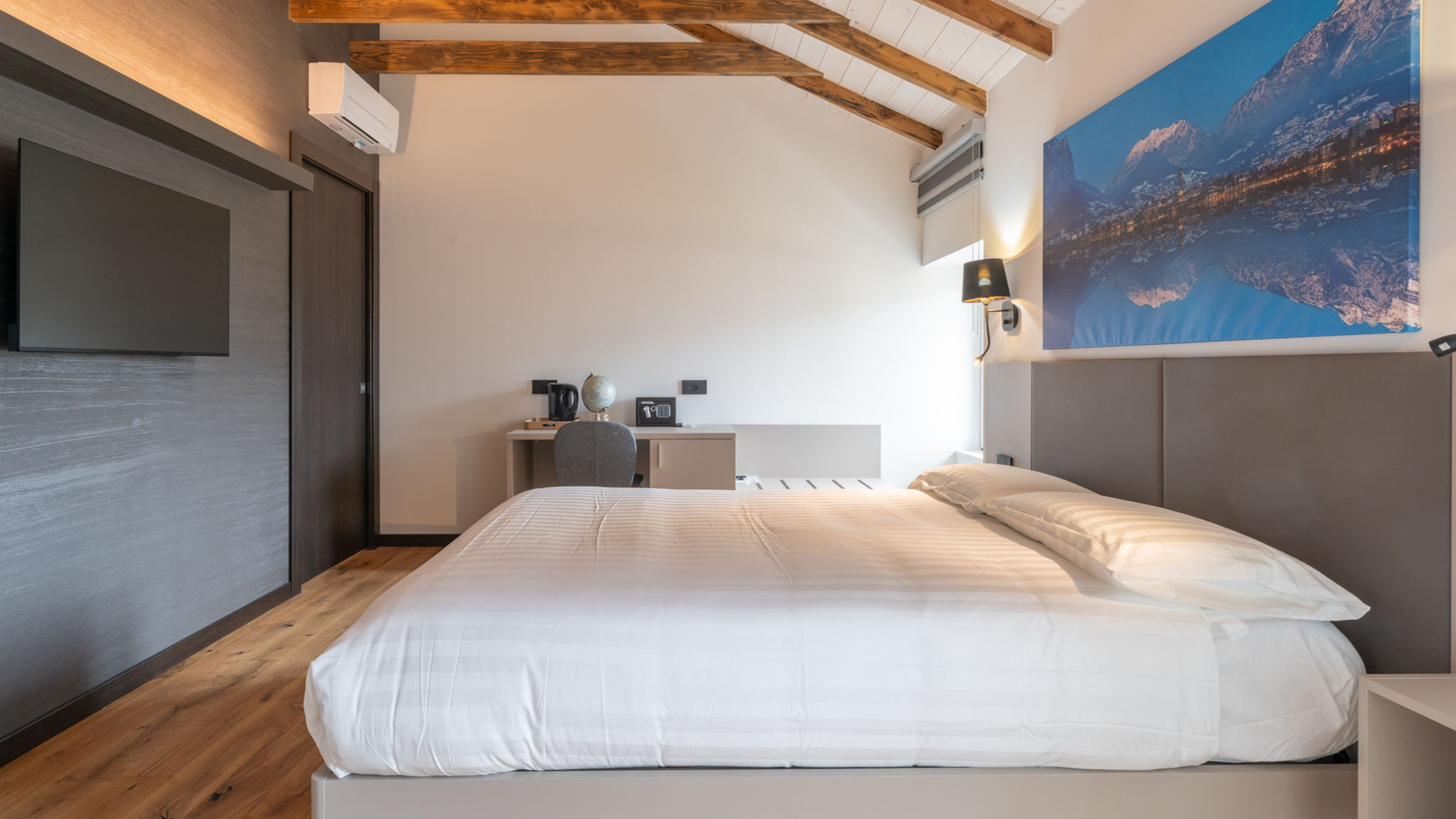 Italianway Calolziocorte 4 Elements - Italian GuestHouse - Lava Suite