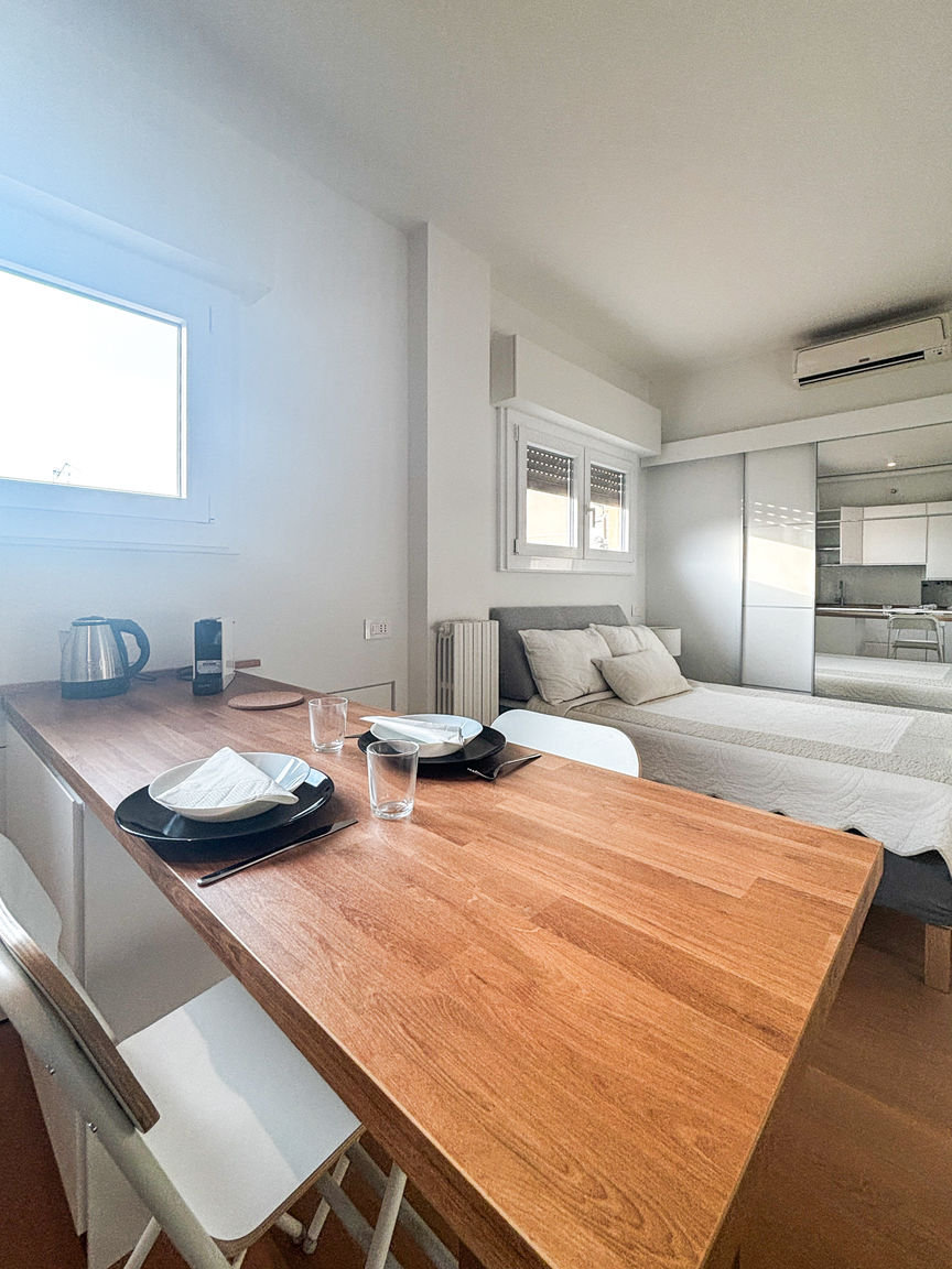 Italianway Milano Ariberto22 Suite - 15 mins walk from Duomo
