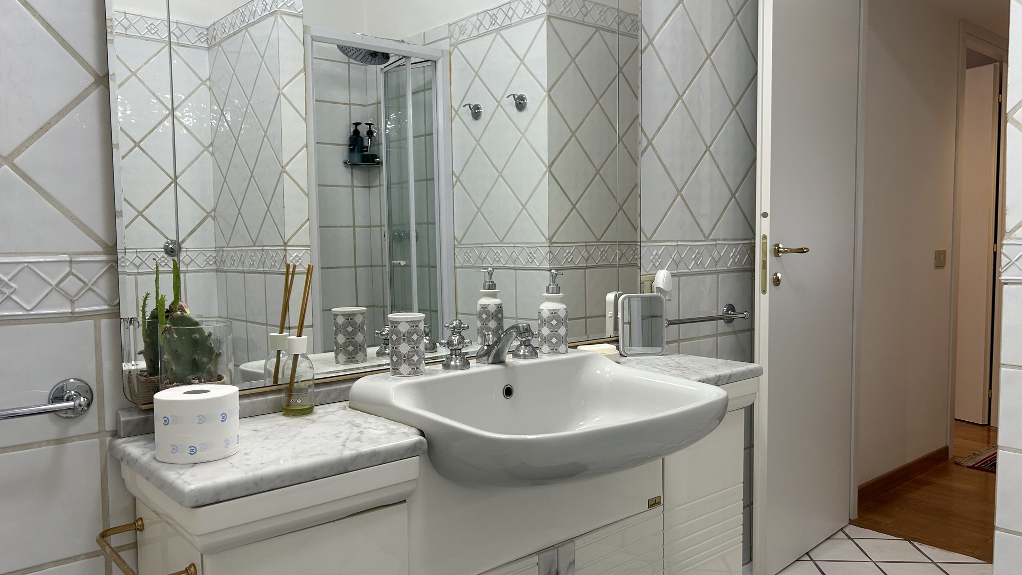 Italianway Roma Tiziano House by Ghor