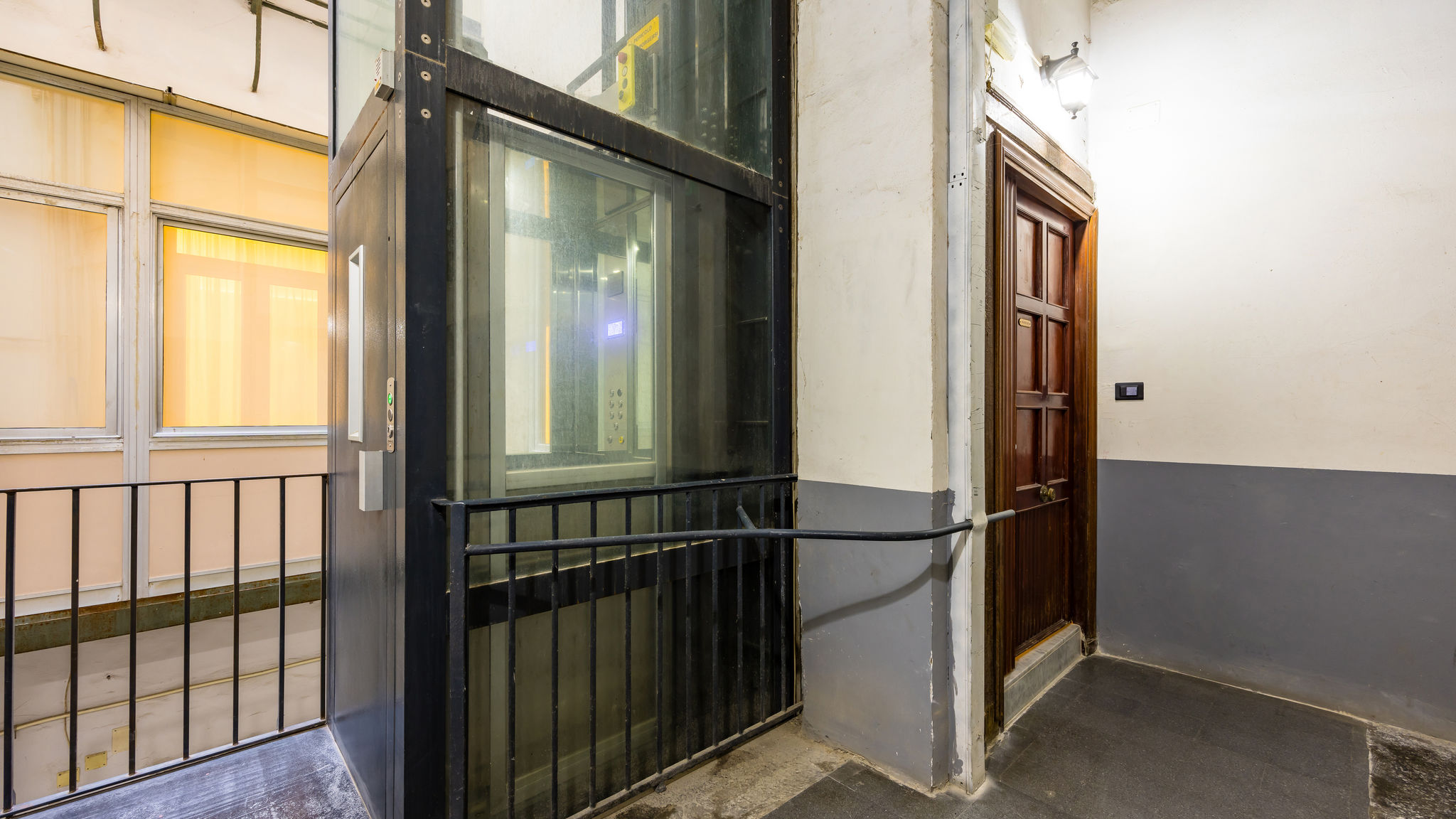 Italianway Napoli Modern Spacious Apartment in the Heart of Naples 