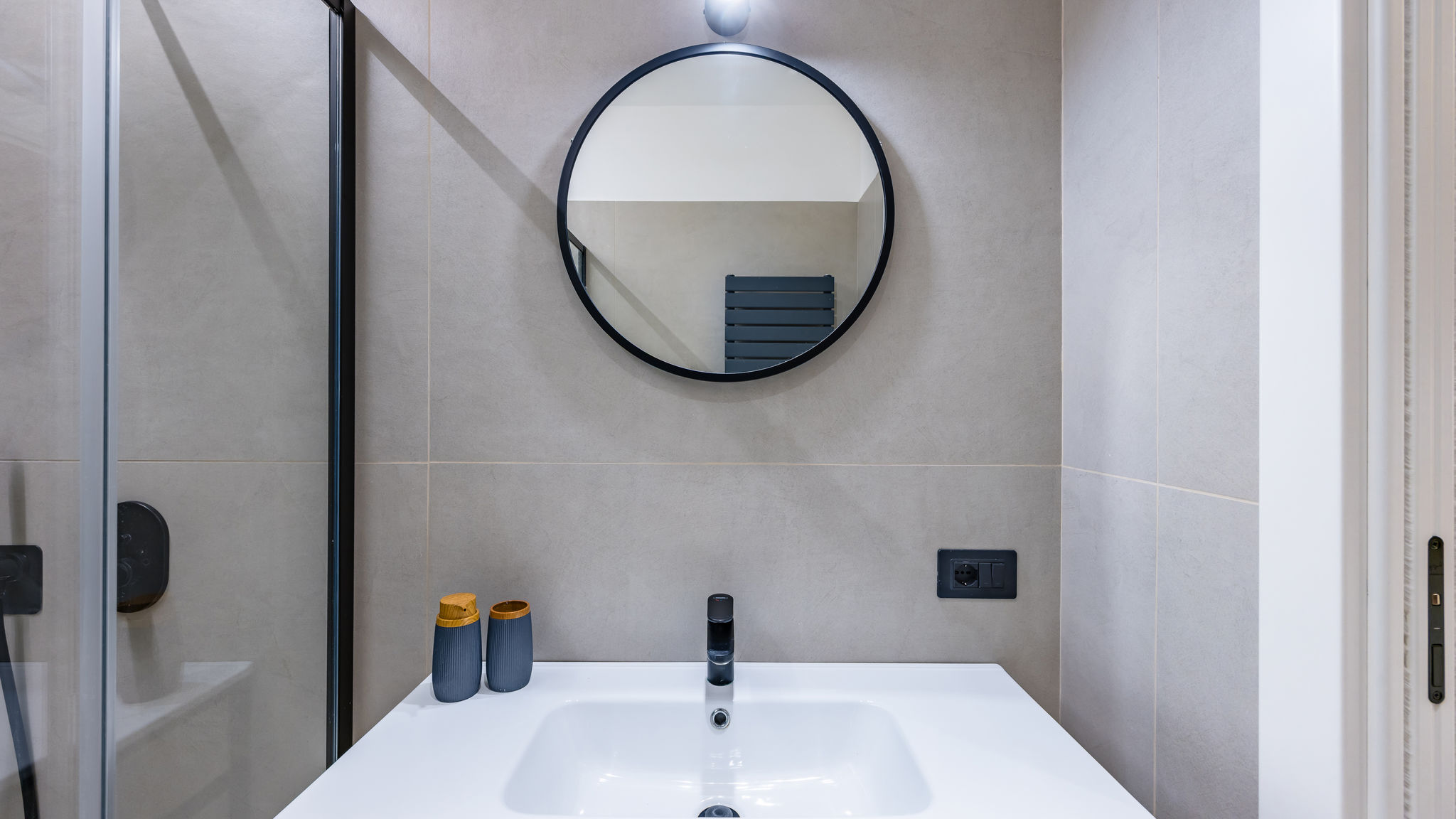Italianway Napoli Modern Spacious Apartment in the Heart of Naples 