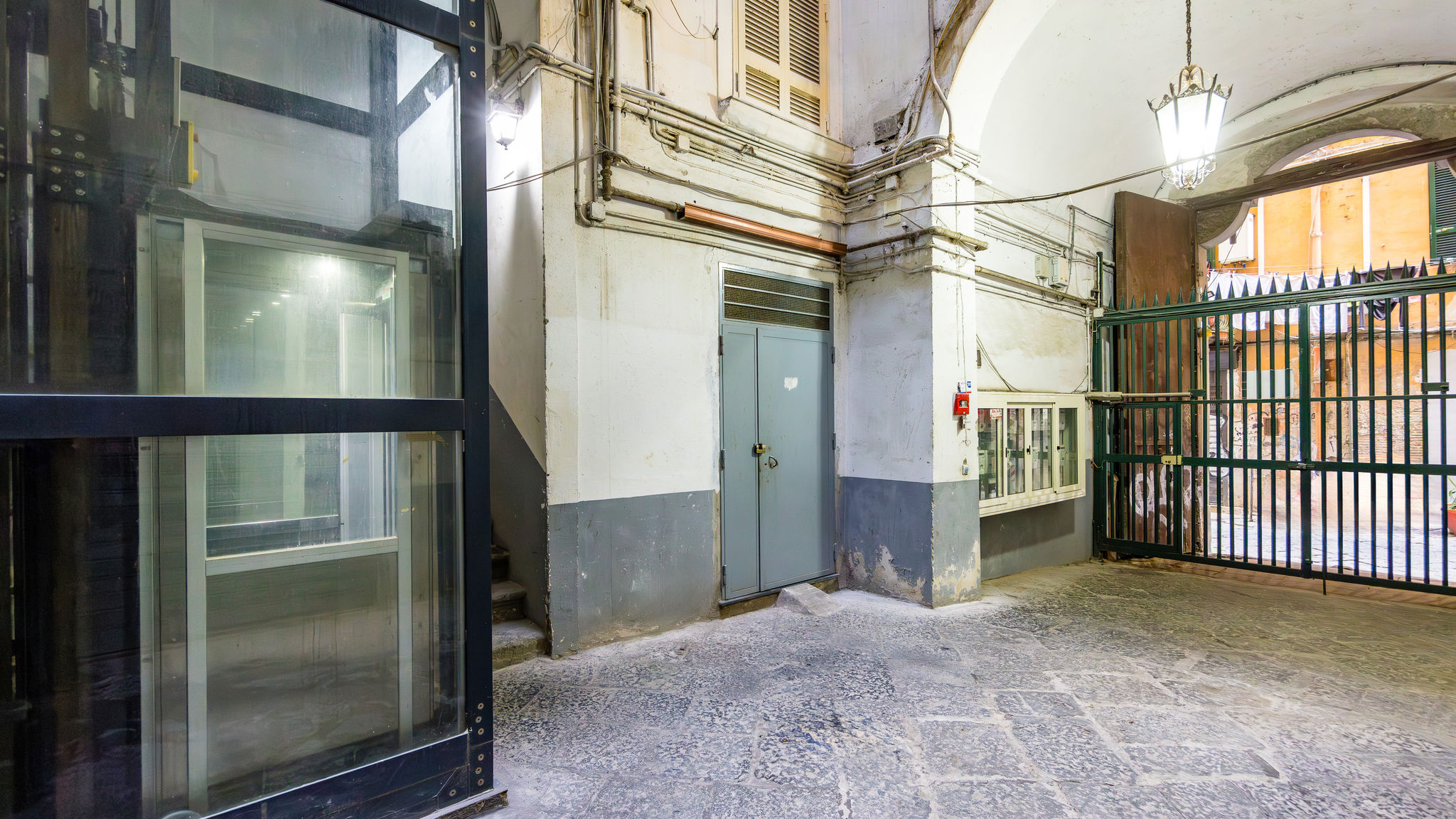 Italianway Napoli Modern Spacious Apartment in the Heart of Naples 