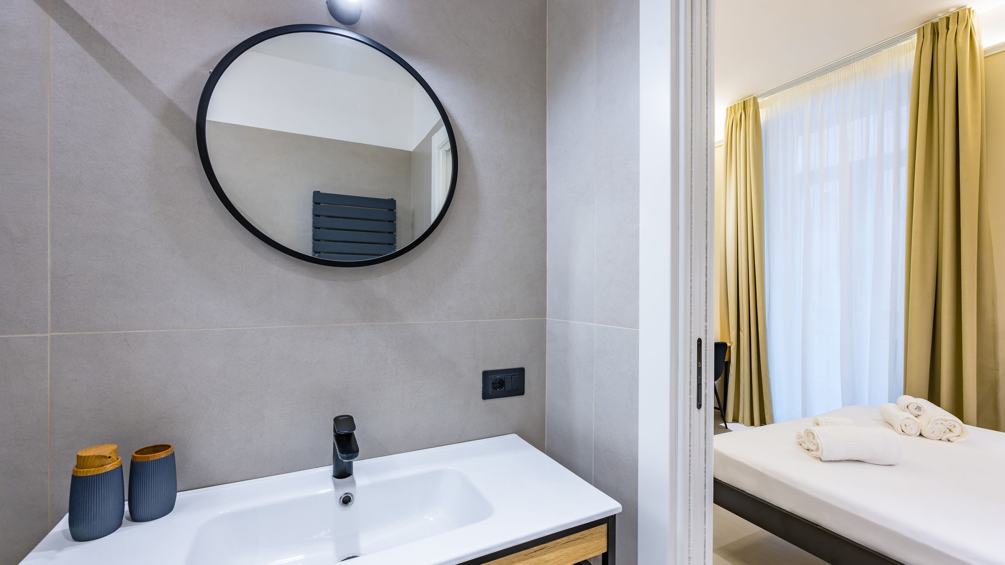 Italianway Napoli Modern Spacious Apartment in the Heart of Naples 