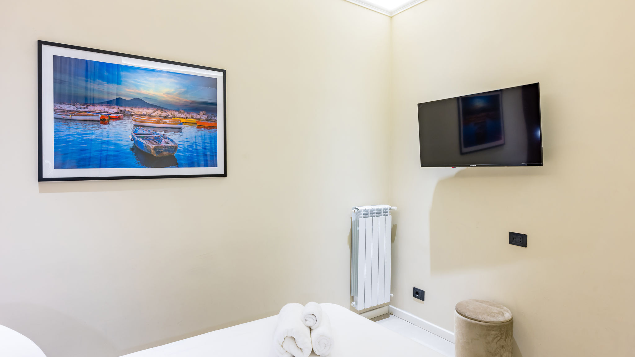 Italianway Napoli Modern Spacious Apartment in the Heart of Naples 