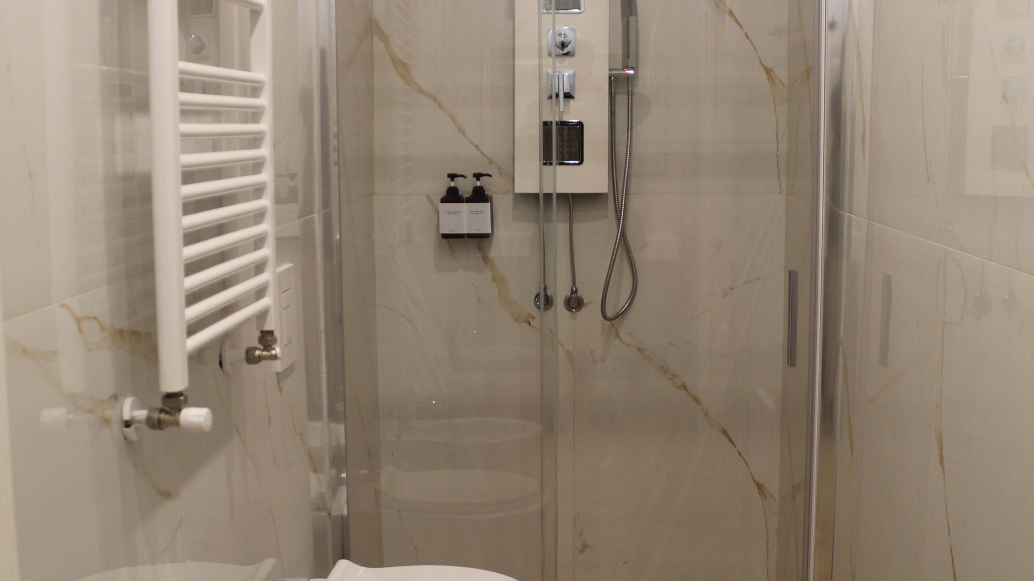 Italianway Napoli Camera Quadrupla con bagno - Blackwoody Toledo