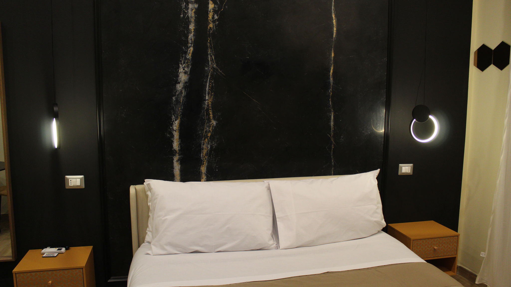 Italianway Napoli Camera Quadrupla con bagno - Blackwoody Toledo