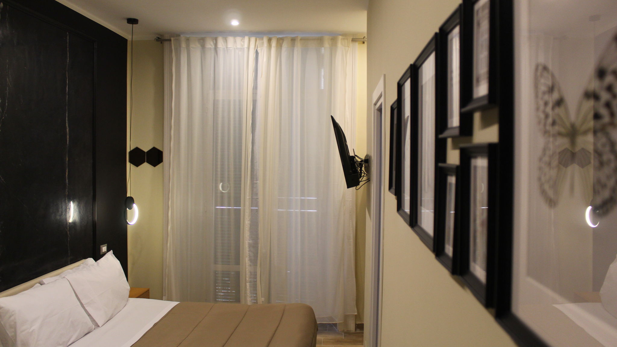 Italianway Napoli Camera Quadrupla con bagno - Blackwoody Toledo