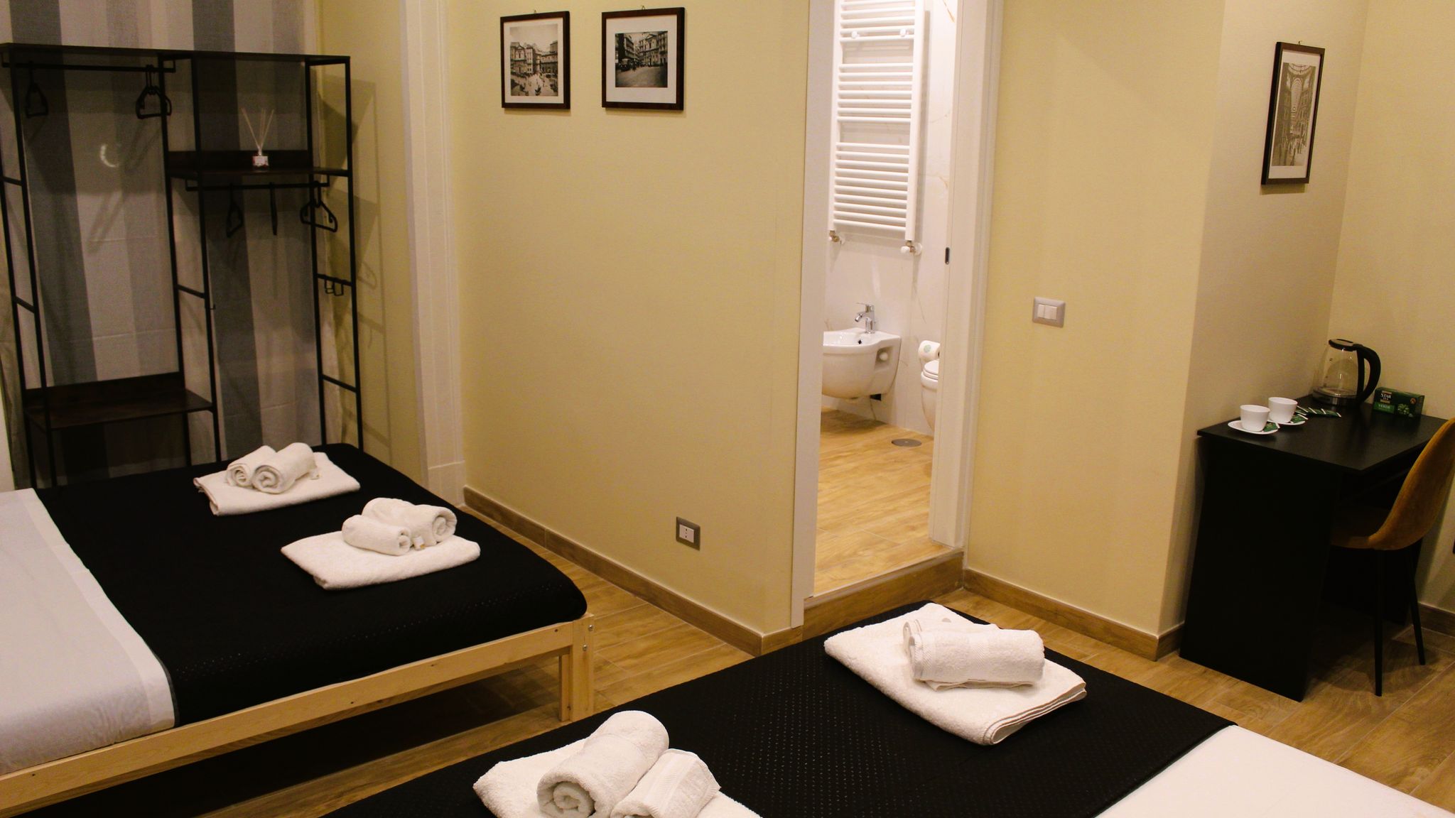 Italianway Napoli Quadrupla con Balcone - Blackwoody Toledo