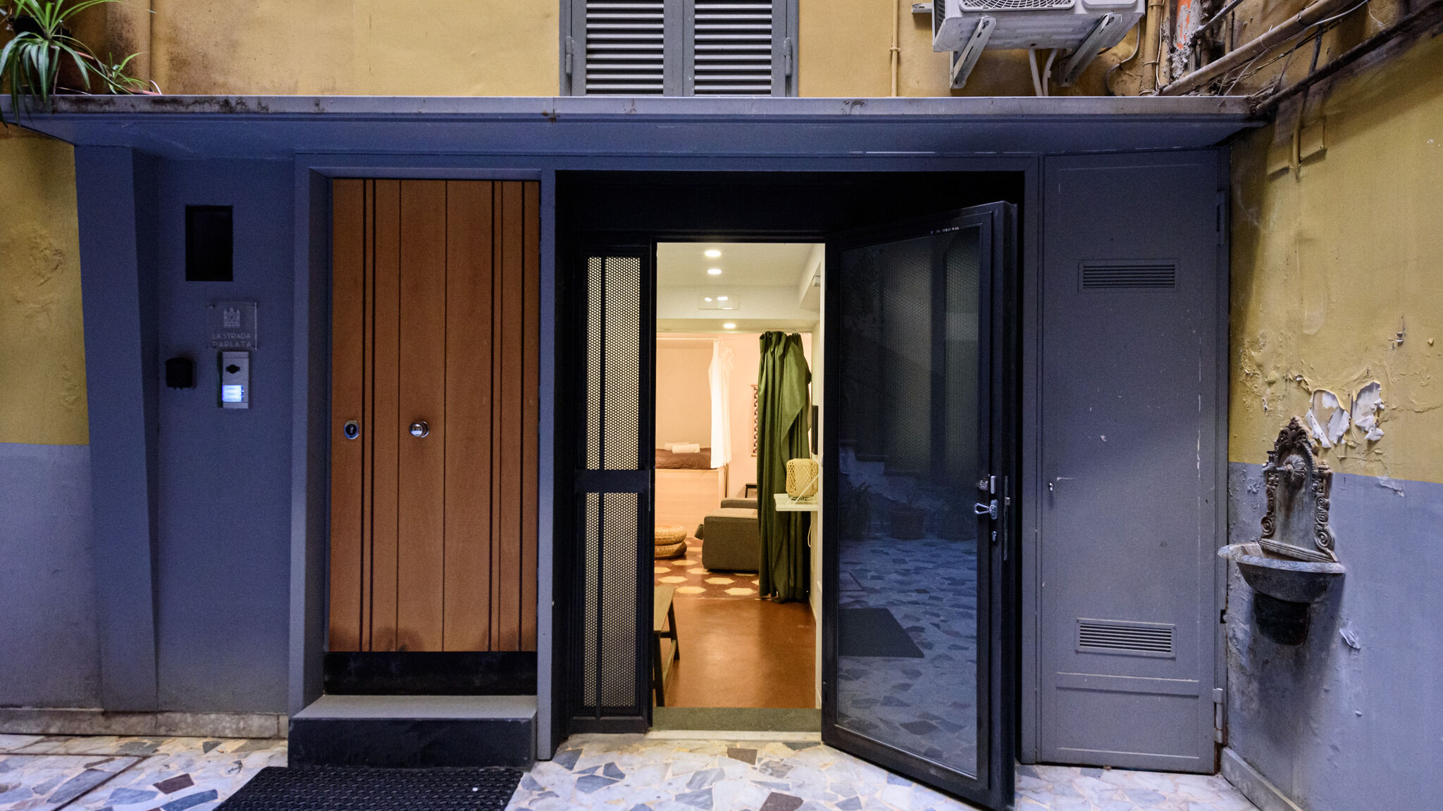 Italianway Napoli Vico Santa Luciella 20