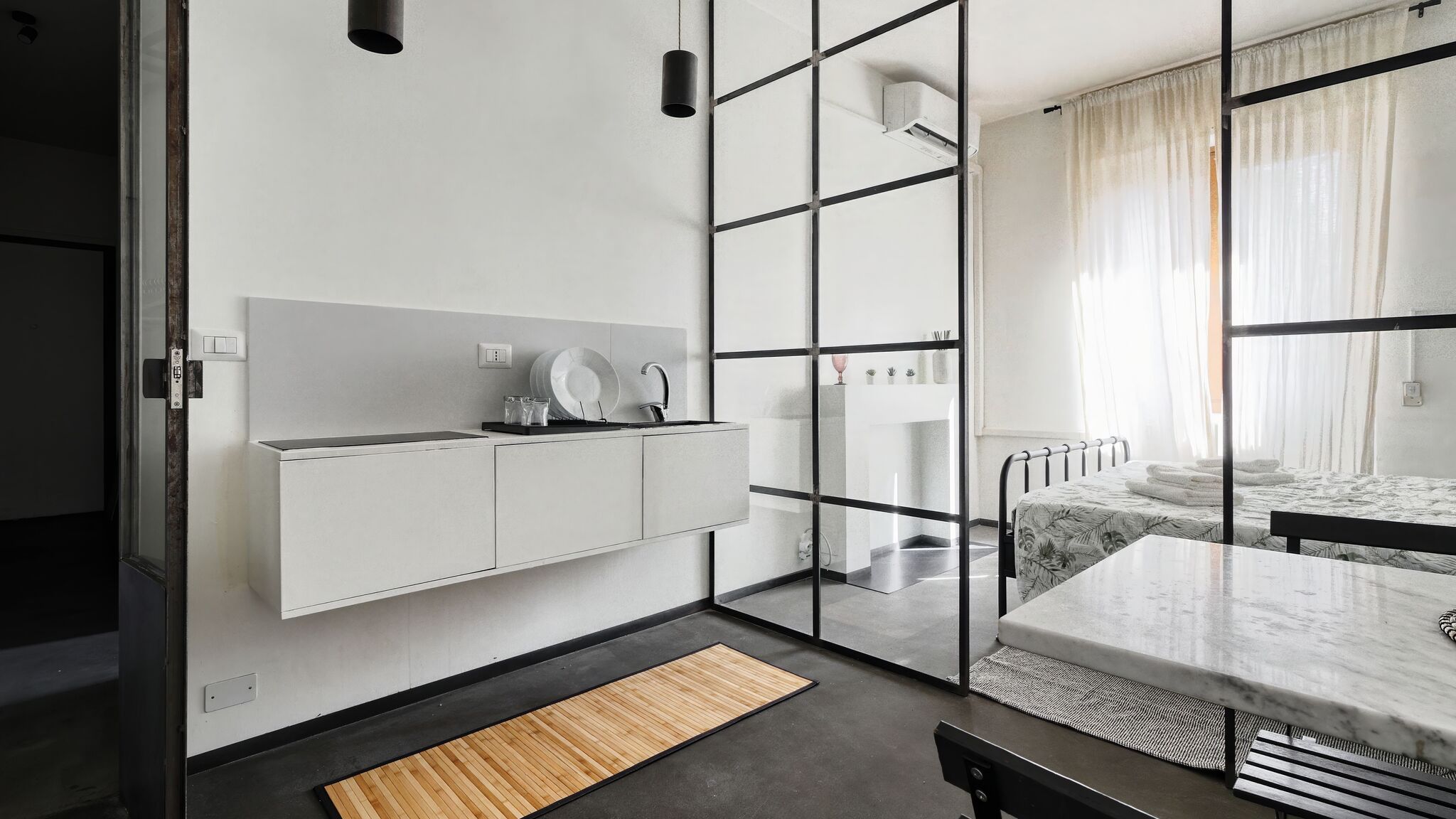 Italianway Milano Minimal Chic Studio near Milan Centrale