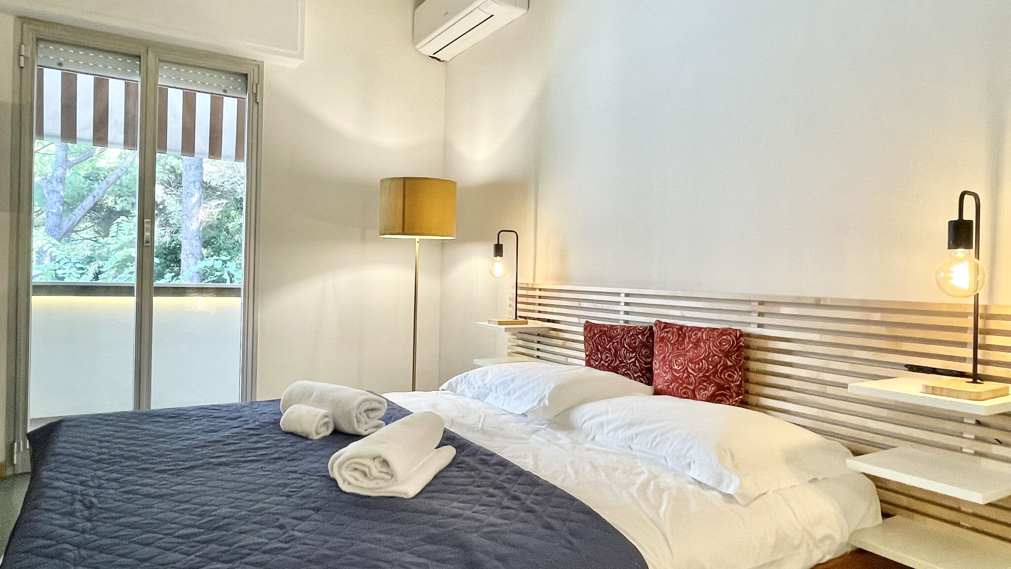 Italianway Riccione Open Space Luminoso con Terrazzo