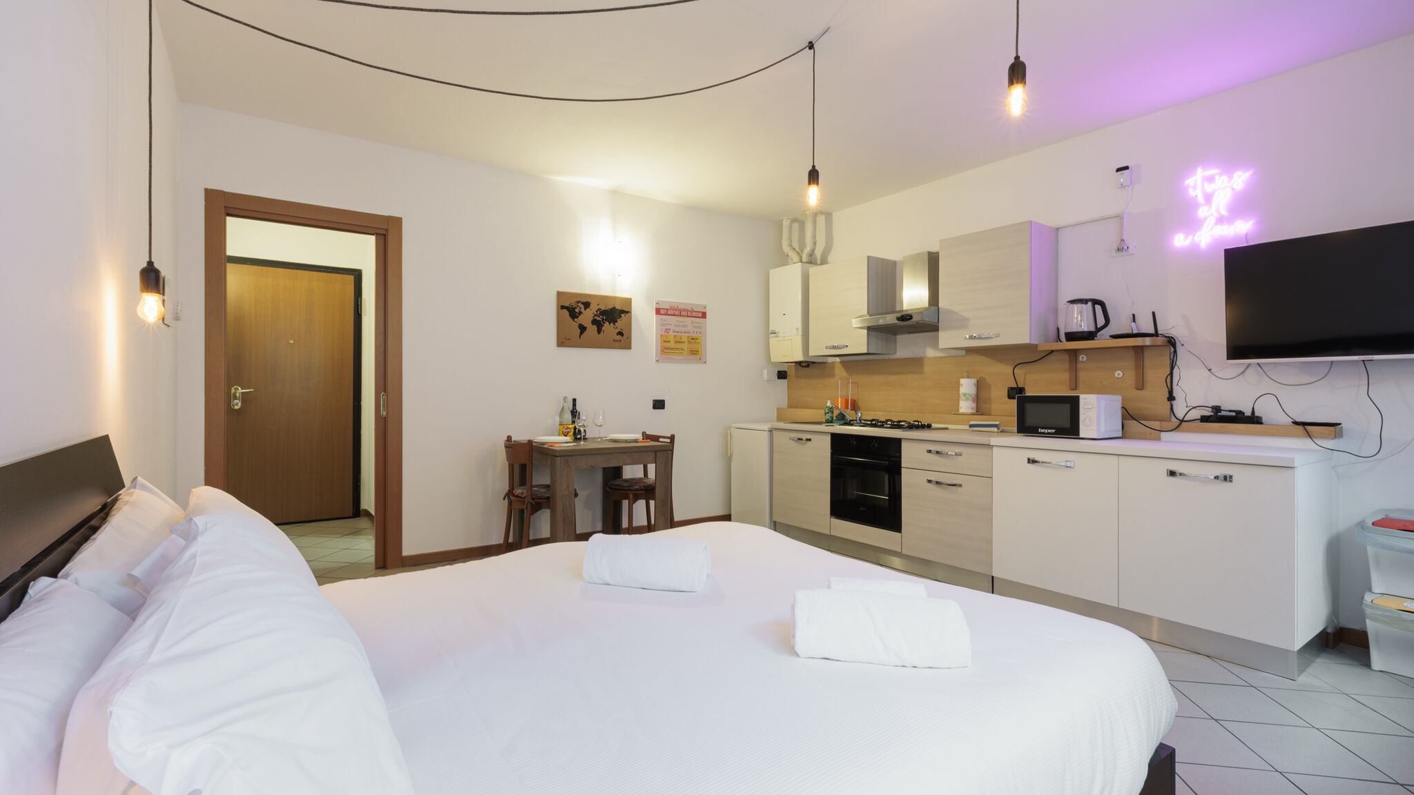 BGY Airport And Bedroom