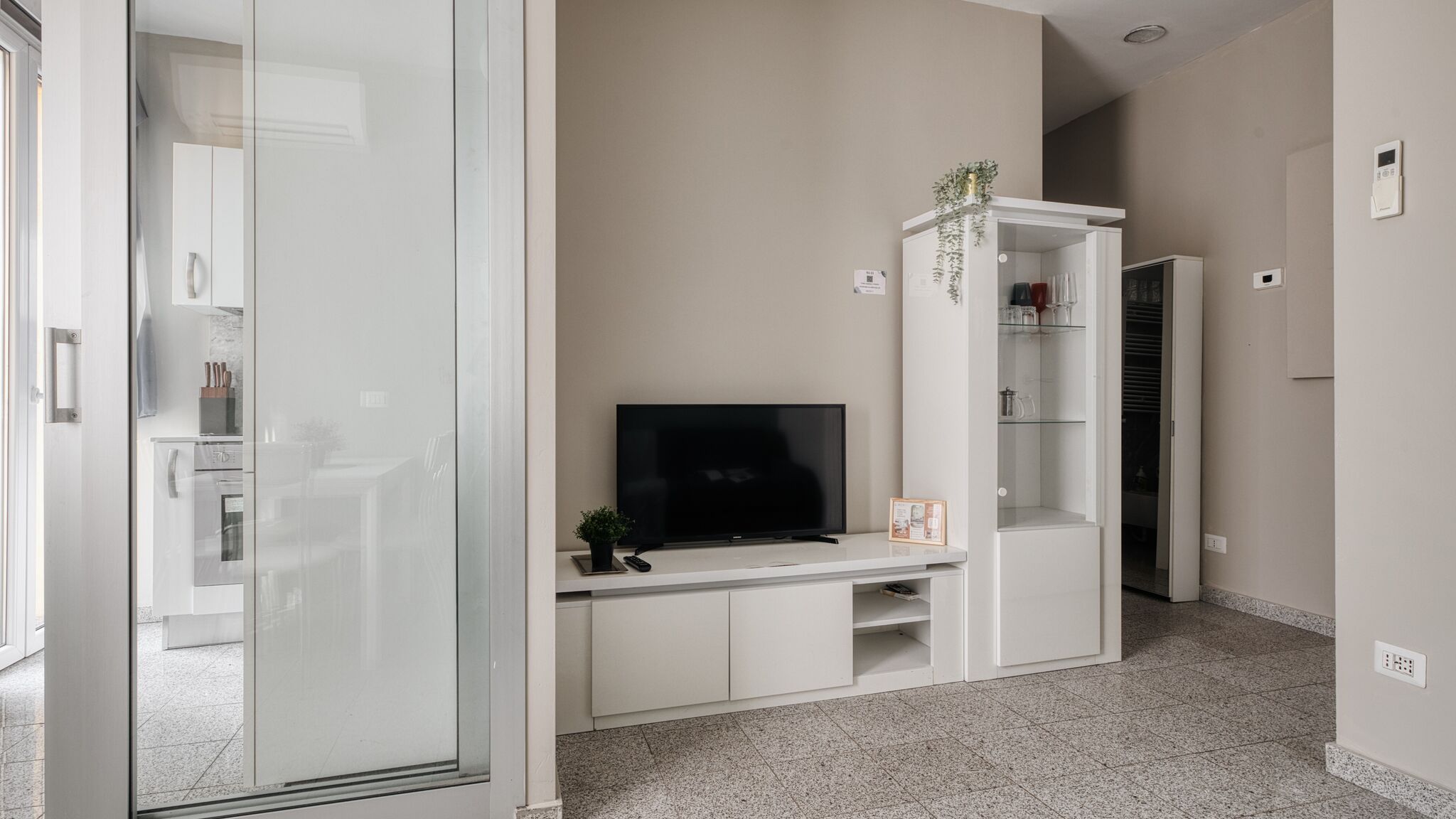Italianway Milano City Stay for 6 – Walk to Milan’s Best Spots