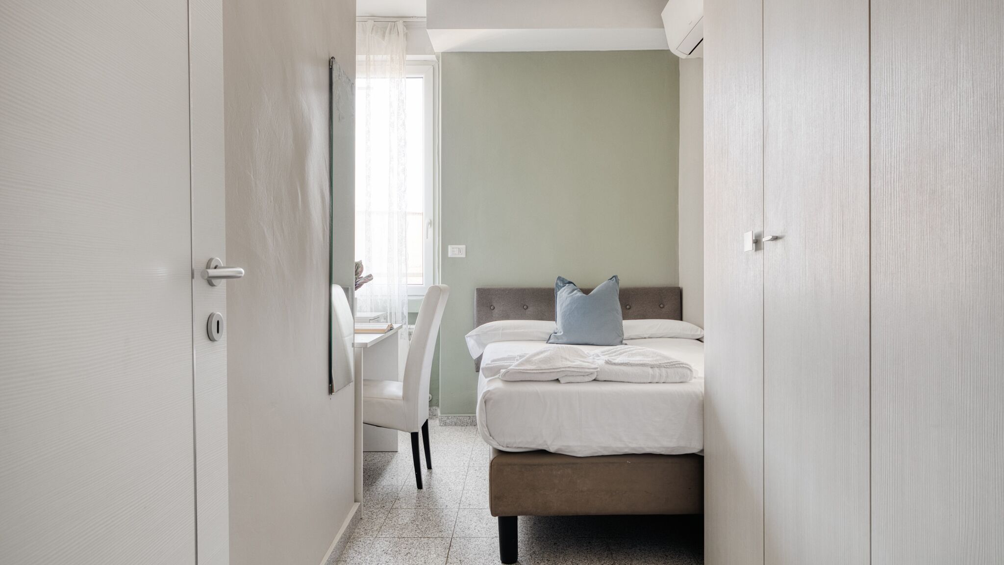 Italianway Milano City Stay for 6 – Walk to Milan’s Best Spots