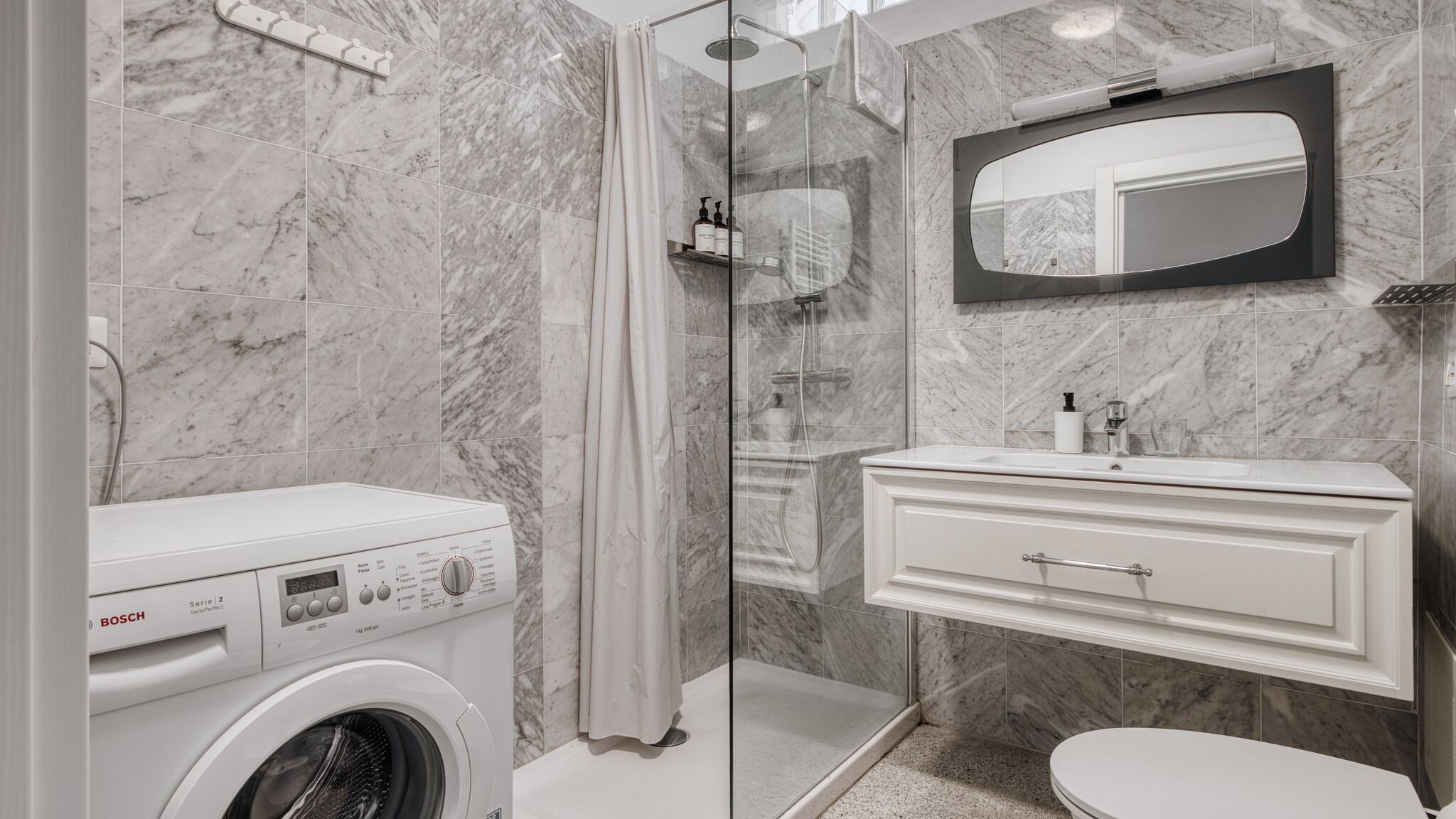 Italianway Milano City Stay for 6 – Walk to Milan’s Best Spots