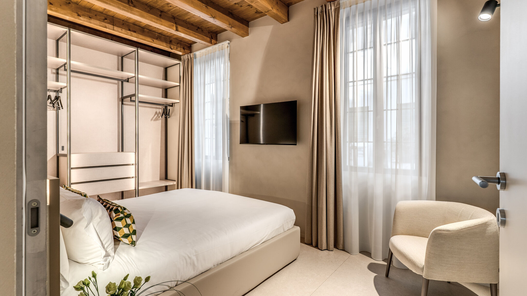 Italianway Milano Agnesi Statue - 1.001