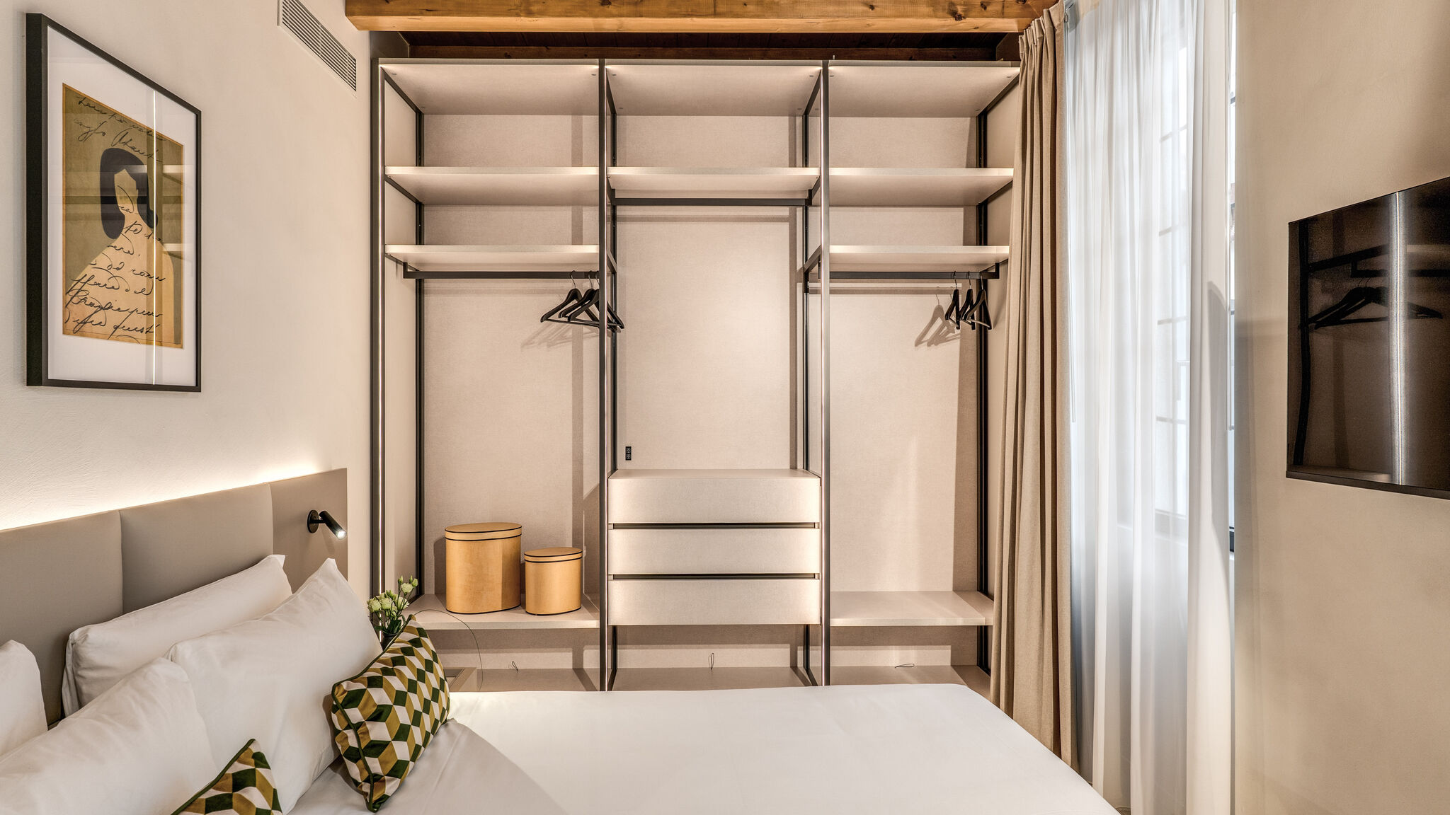 Italianway Milano Agnesi Statue - 1.001