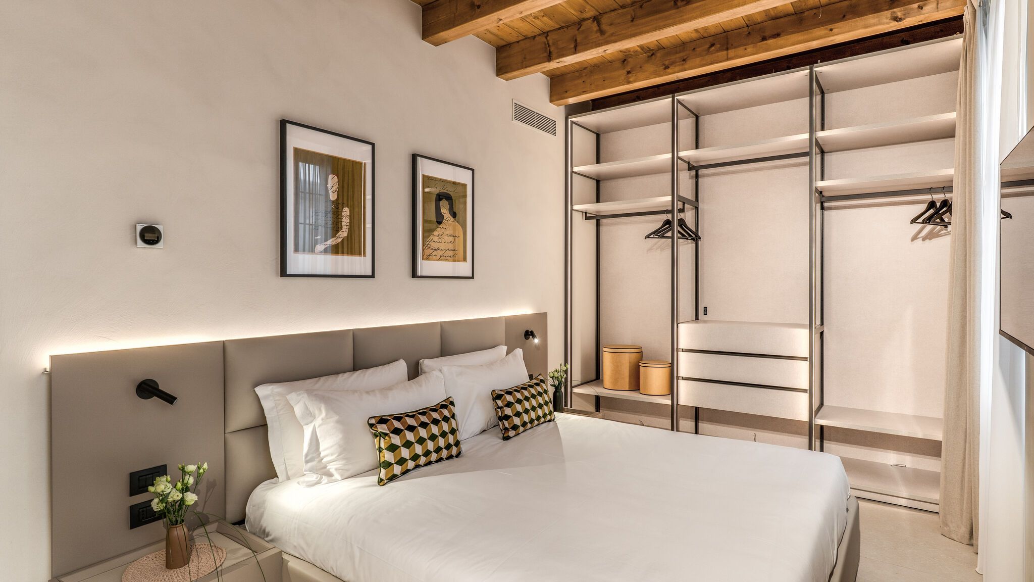 Italianway Milano Agnesi Statue - 1.001