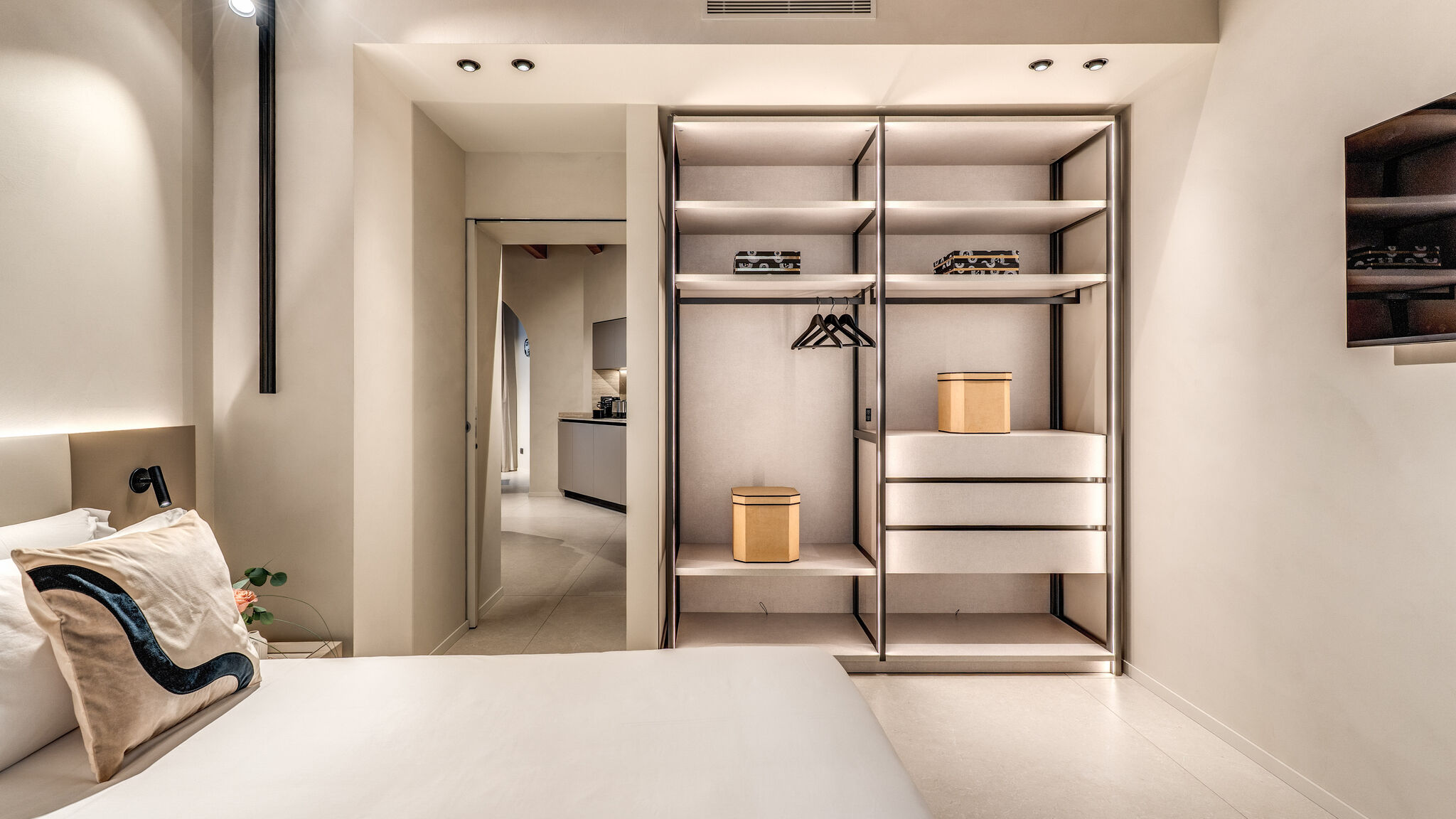 Italianway Milano Agnesi Statue - 1.001