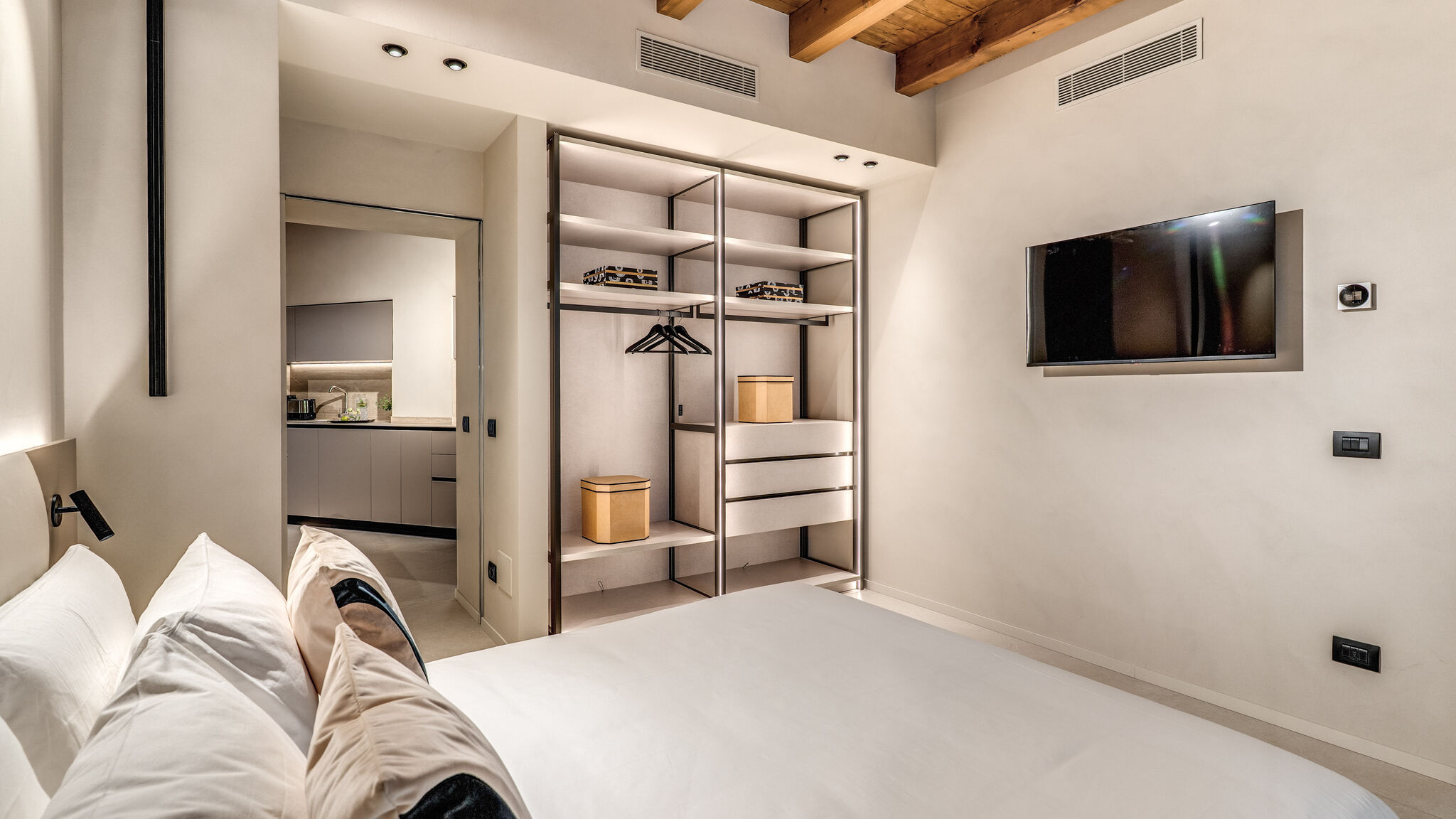 Italianway Milano Agnesi Statue - 1.001