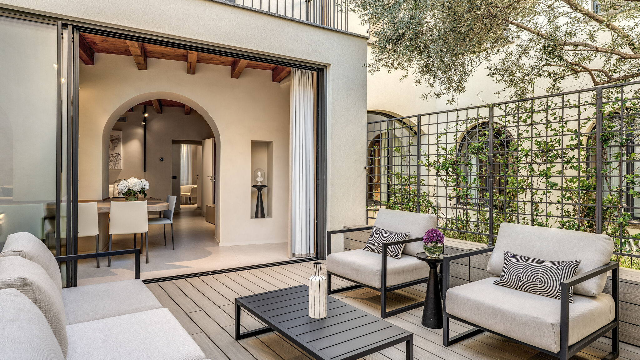 Italianway Milano Agnesi Statue - 1.001