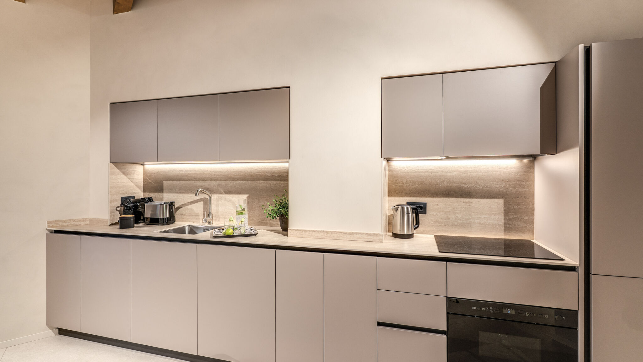 Italianway Milano Agnesi Statue - 1.001