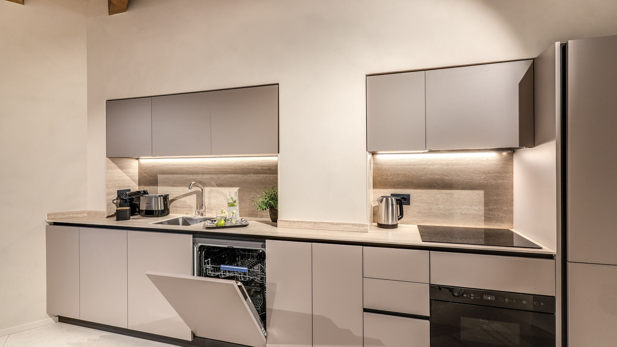 Italianway Milano Agnesi Statue - 1.001