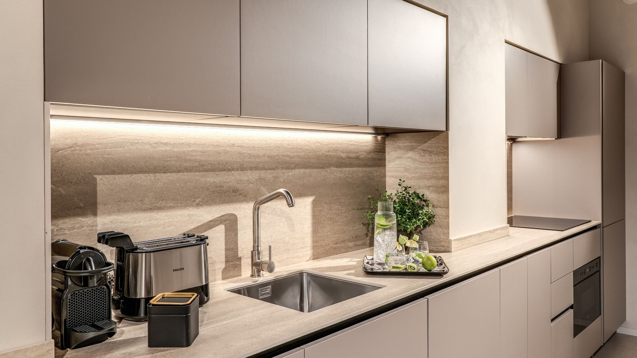 Italianway Milano Agnesi Statue - 1.001