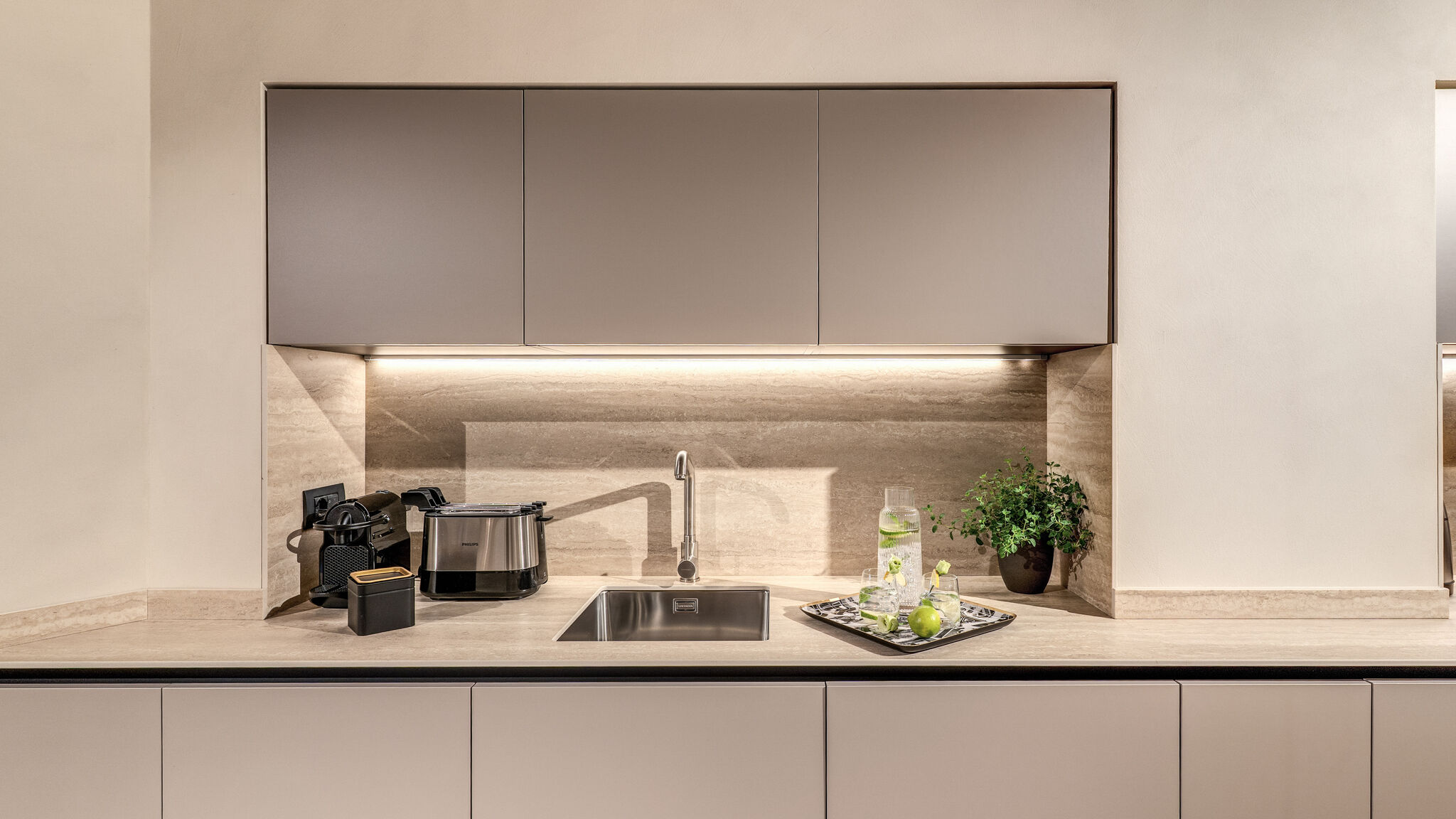 Italianway Milano Agnesi Statue - 1.001