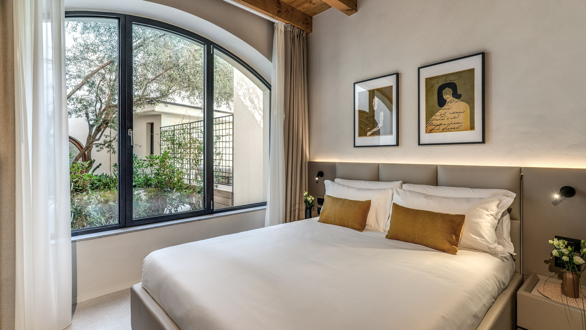 Italianway Milano Agnesi Statue - 1.002