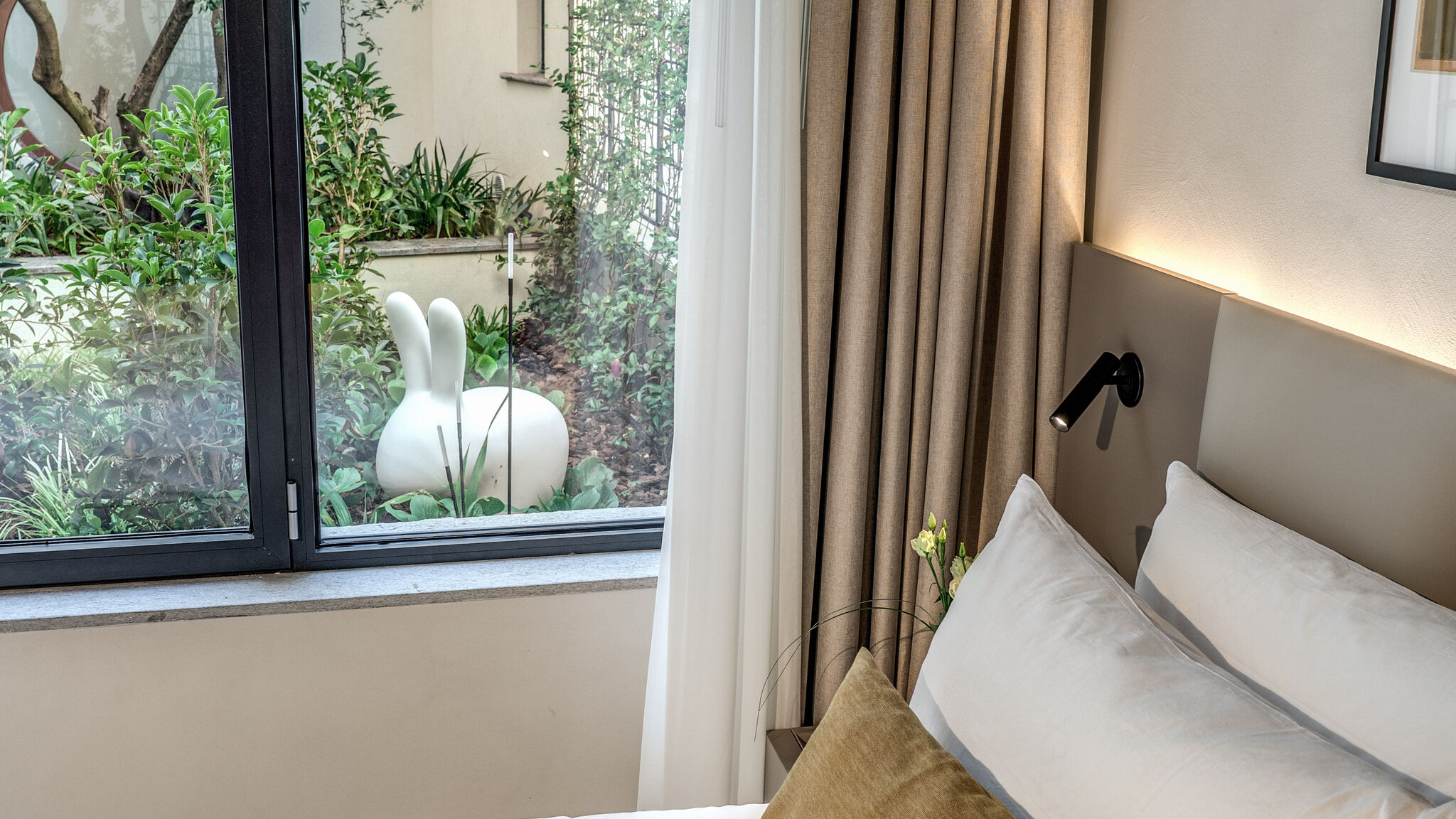 Italianway Milano Agnesi Statue - 1.002