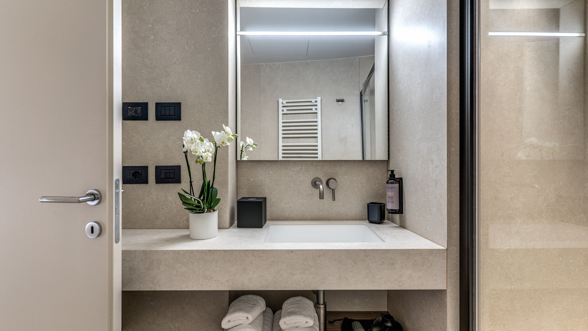 Italianway Milano Agnesi Statue - 1.002