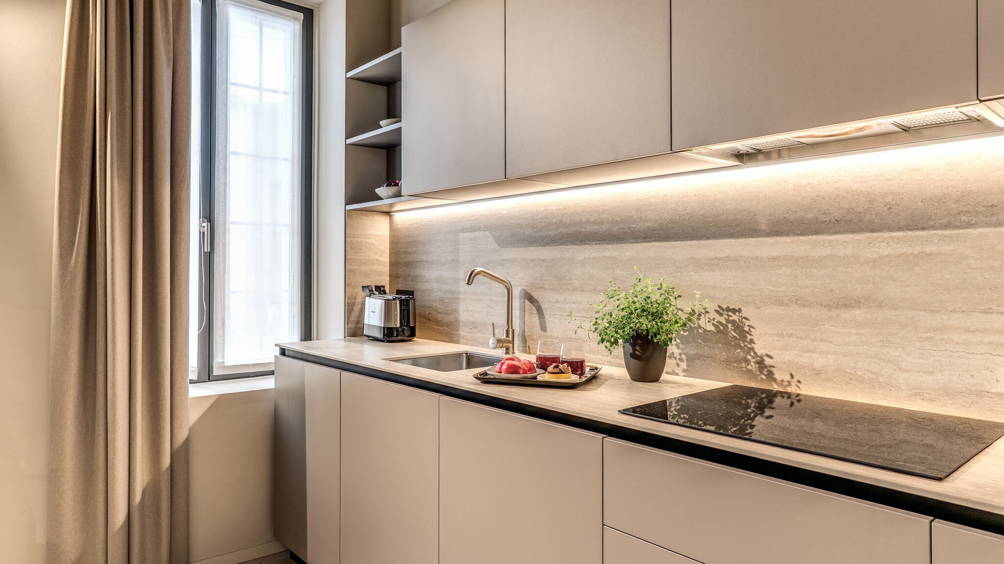 Italianway Milano Agnesi Statue - 1.002