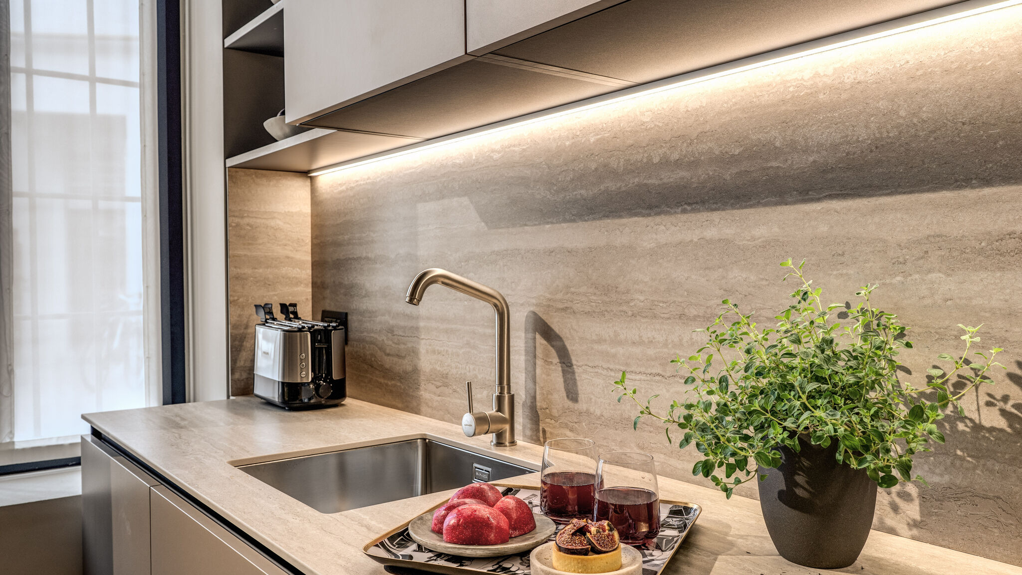 Italianway Milano Agnesi Statue - 1.002