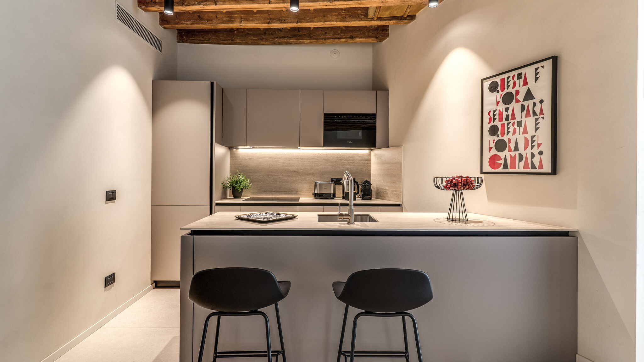 Italianway Milano Agnesi Statue - 1.003