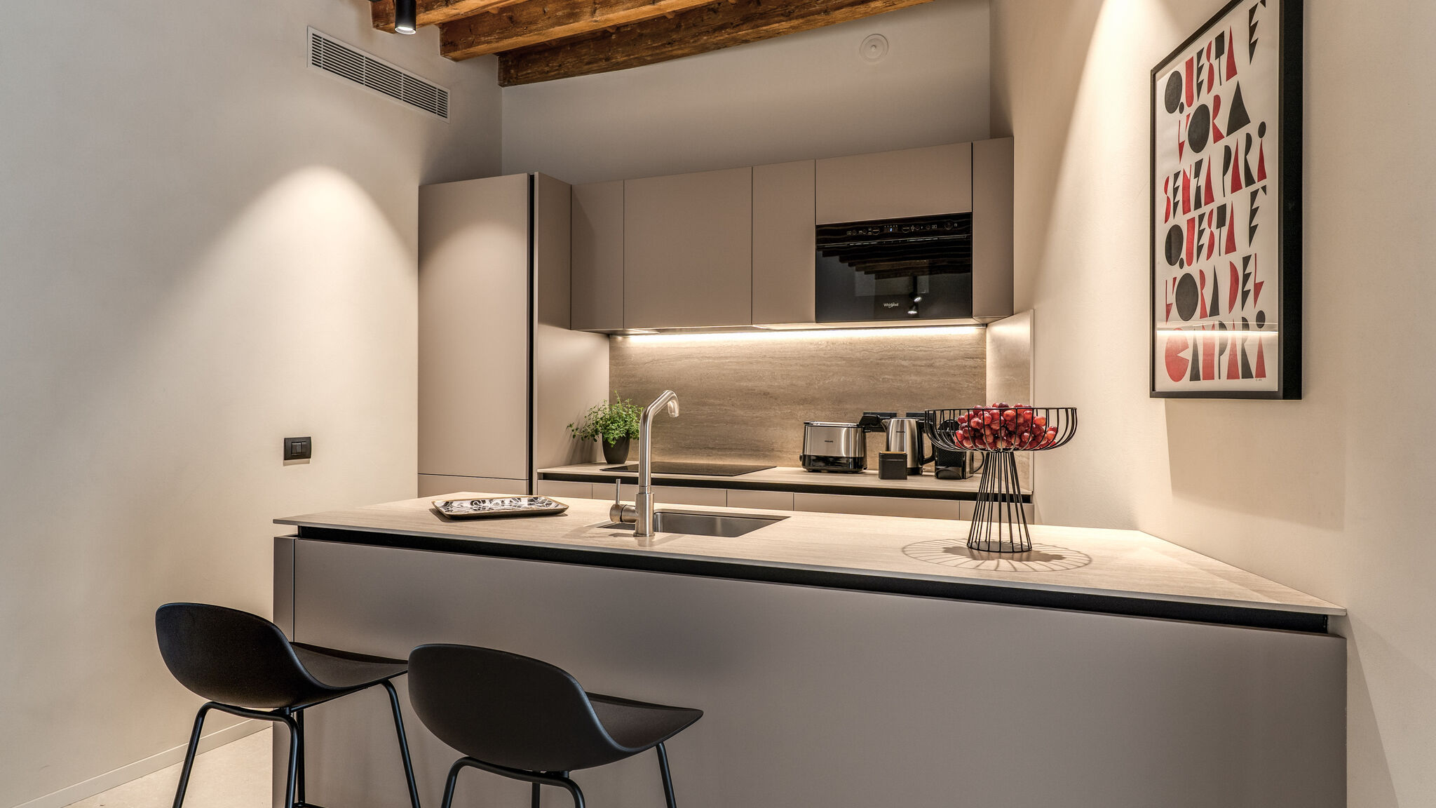 Italianway Milano Agnesi Statue - 1.003