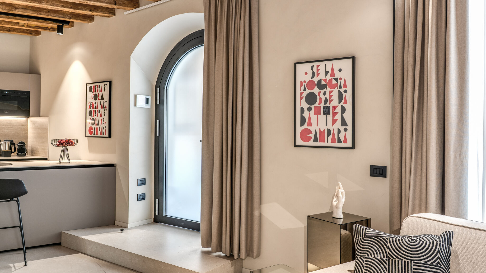 Italianway Milano Agnesi Statue - 1.003