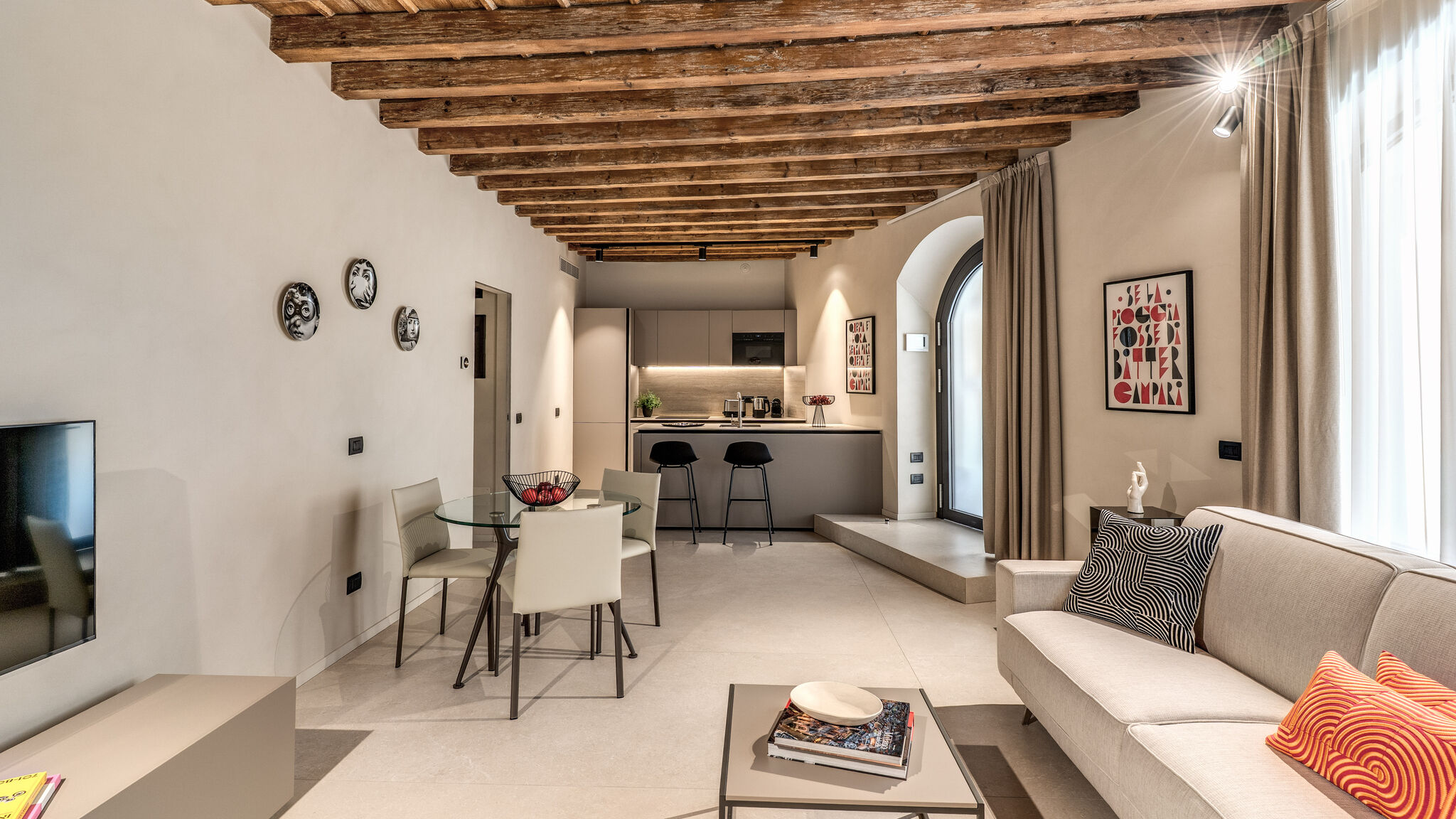 Italianway Milano Agnesi Statue - 1.003