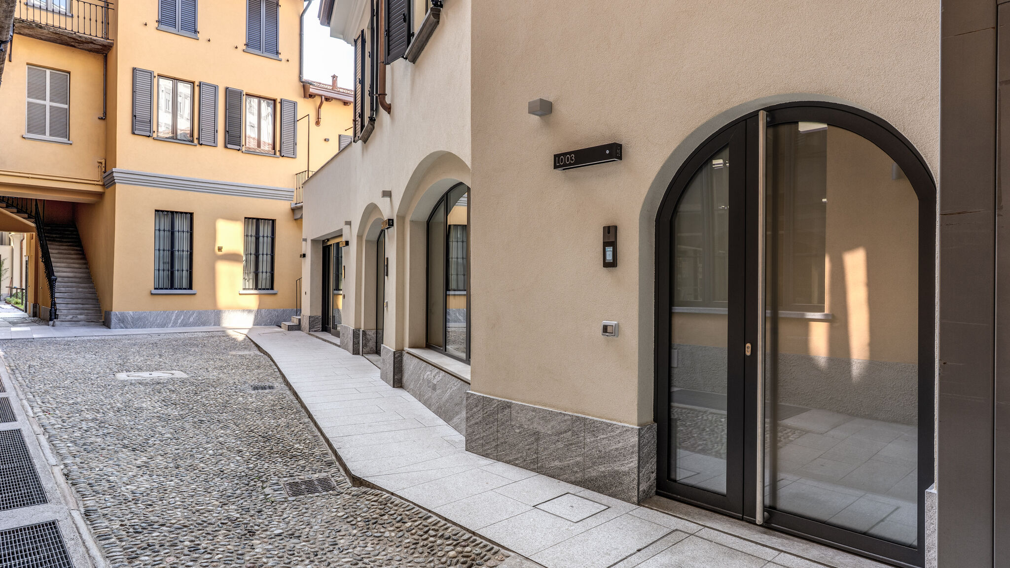 Italianway Milano Agnesi Statue - 1.003