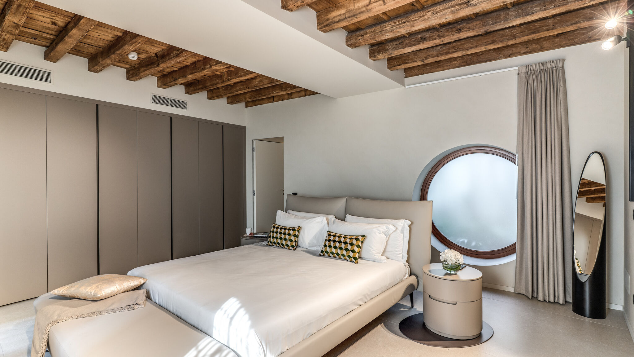 Italianway Milano Agnesi Statue - 1.004