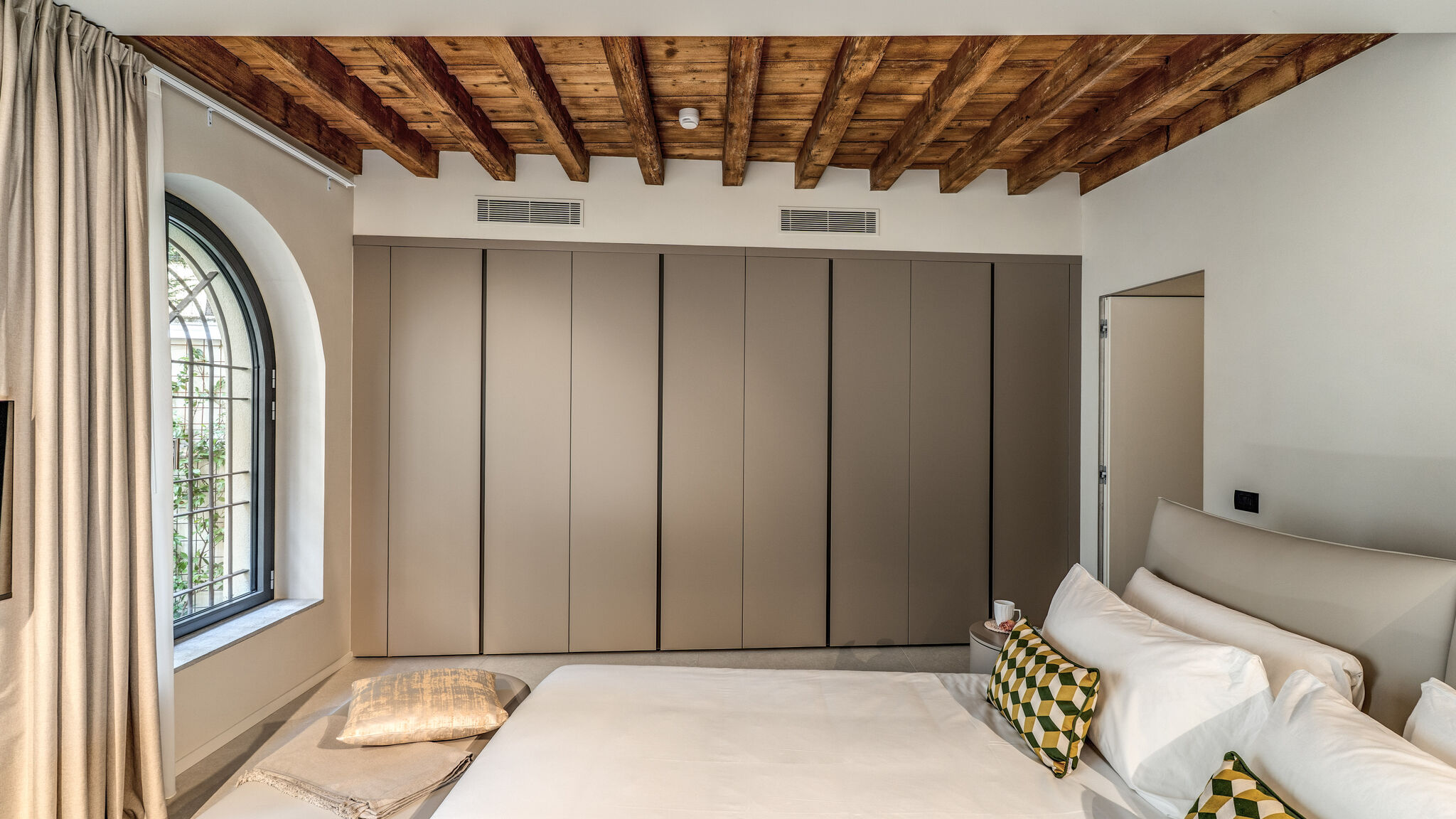 Italianway Milano Agnesi Statue - 1.004