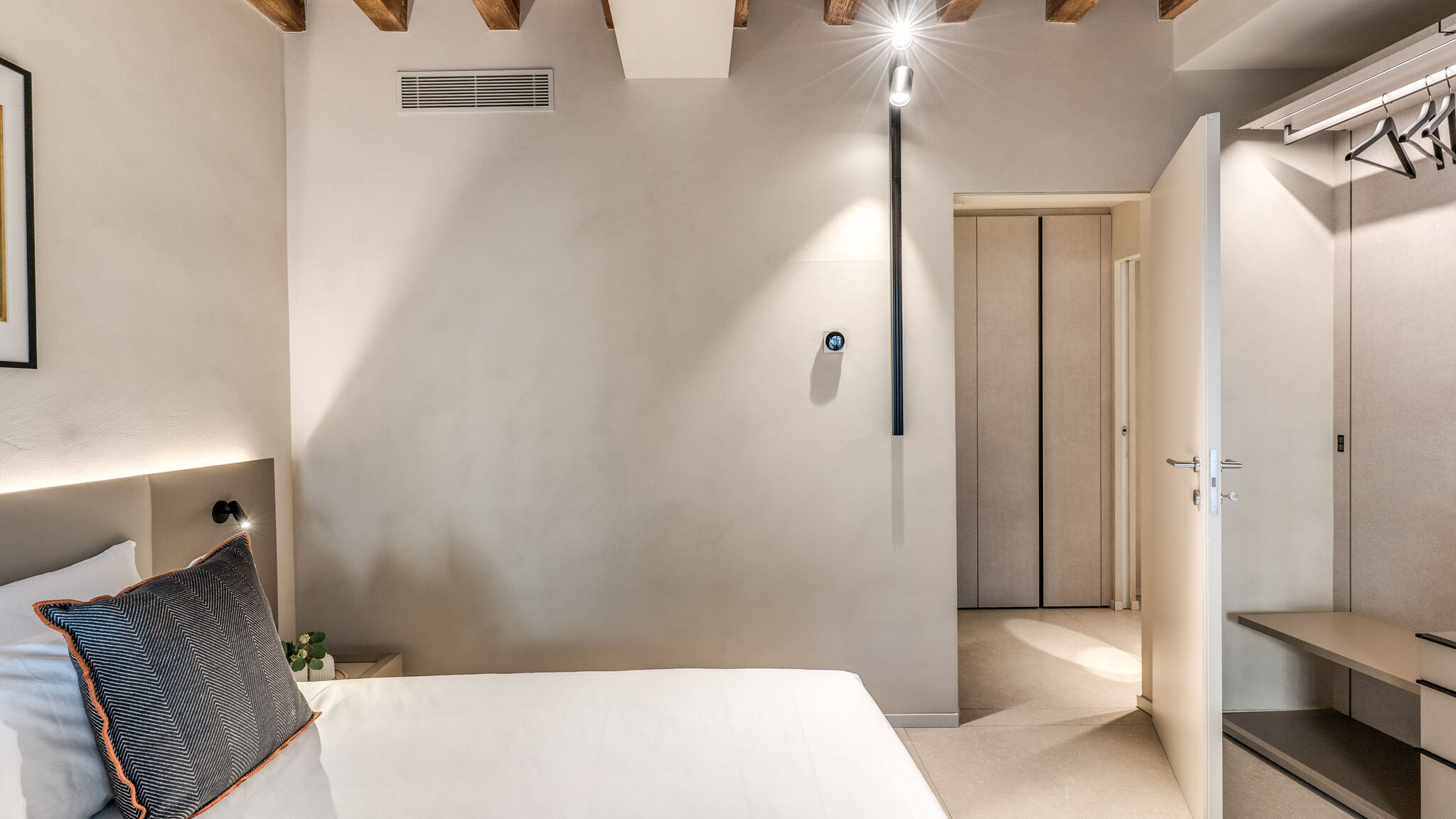 Italianway Milano Agnesi Statue - 1.004