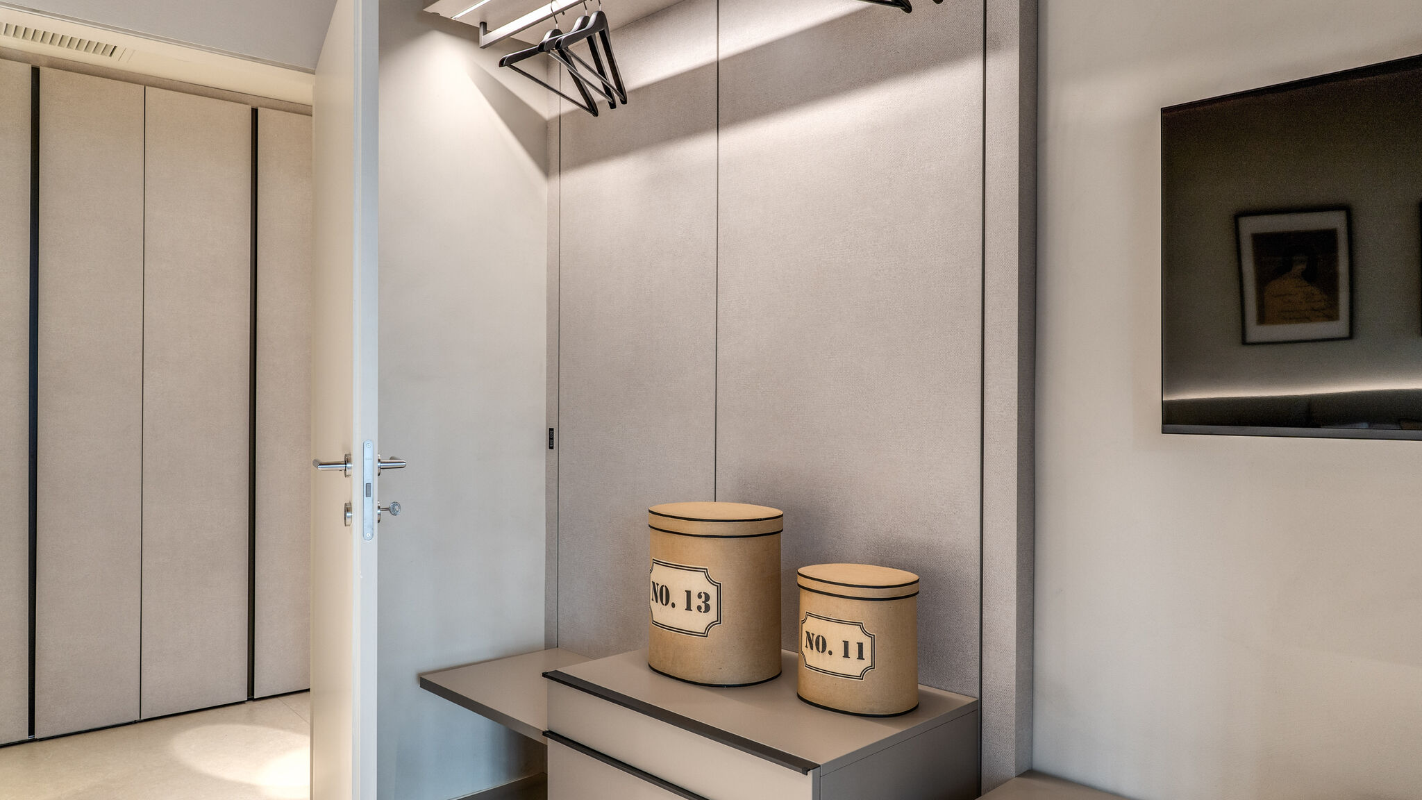 Italianway Milano Agnesi Statue - 1.004