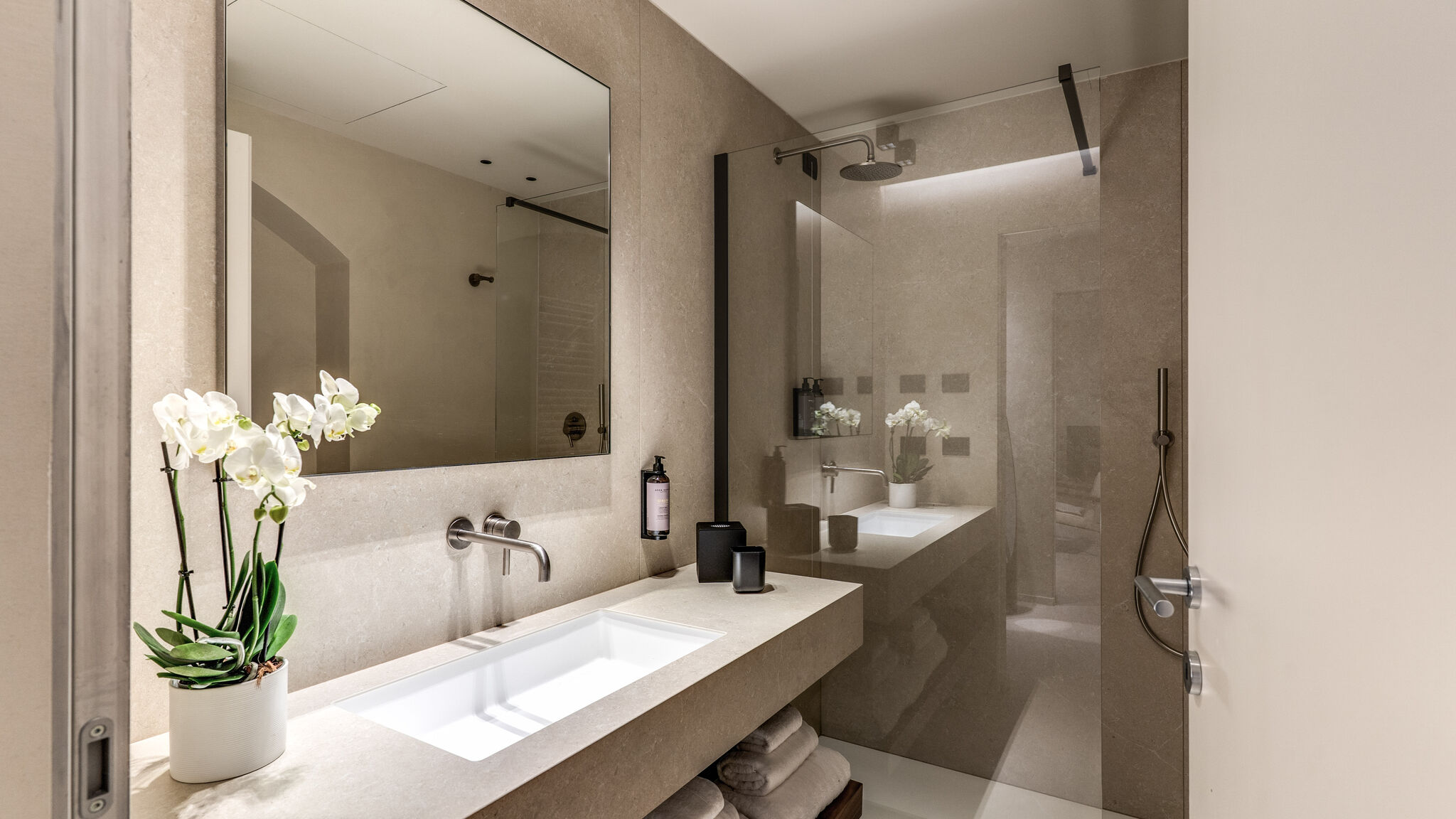 Italianway Milano Agnesi Statue - 1.004