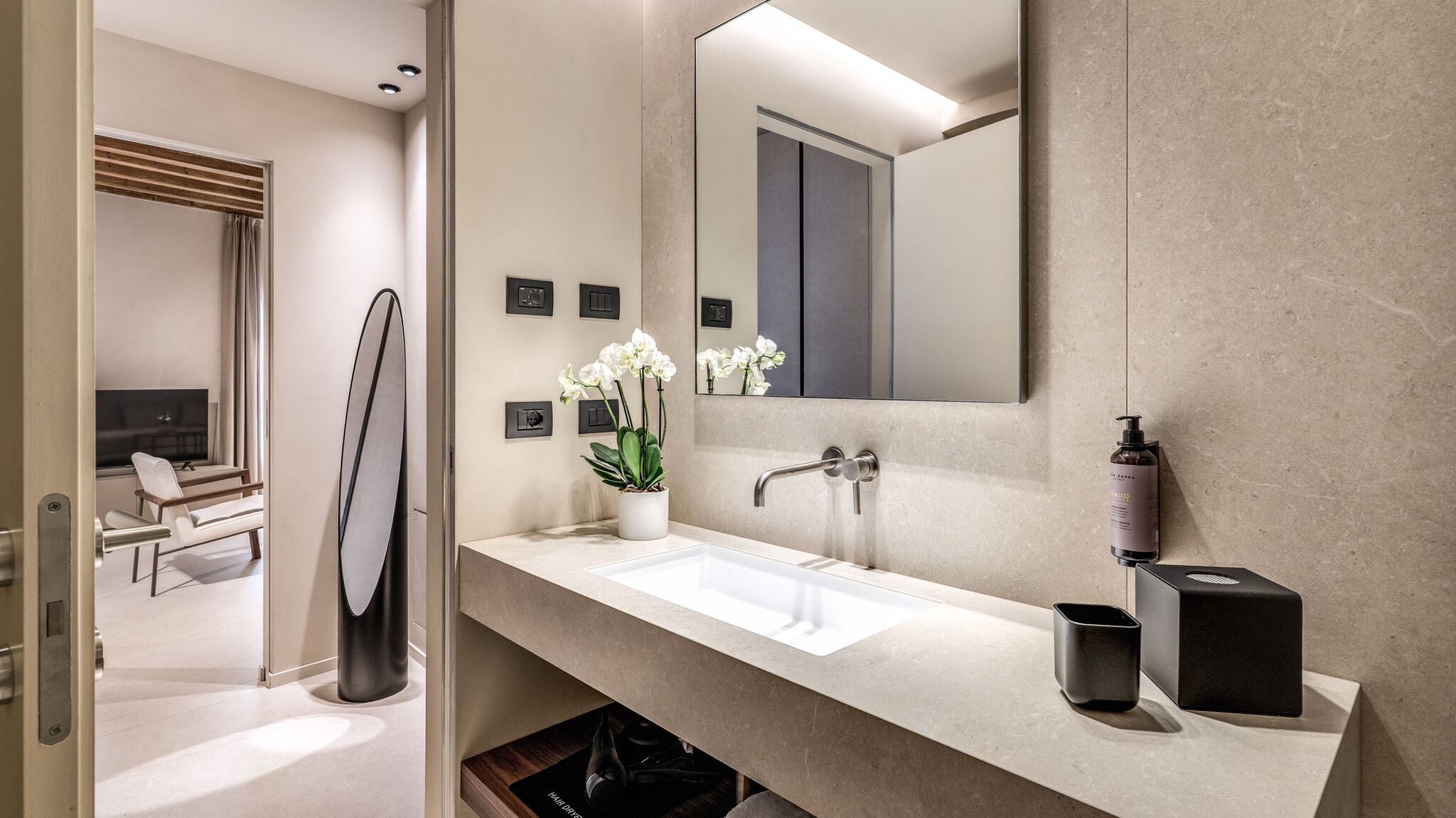 Italianway Milano Agnesi Statue - 1.004