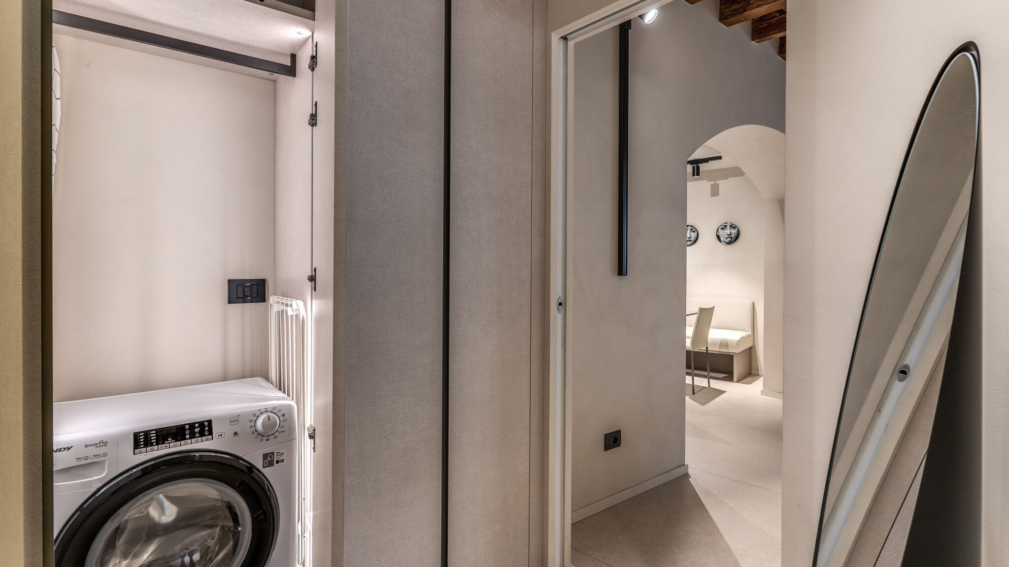 Italianway Milano Agnesi Statue - 1.004