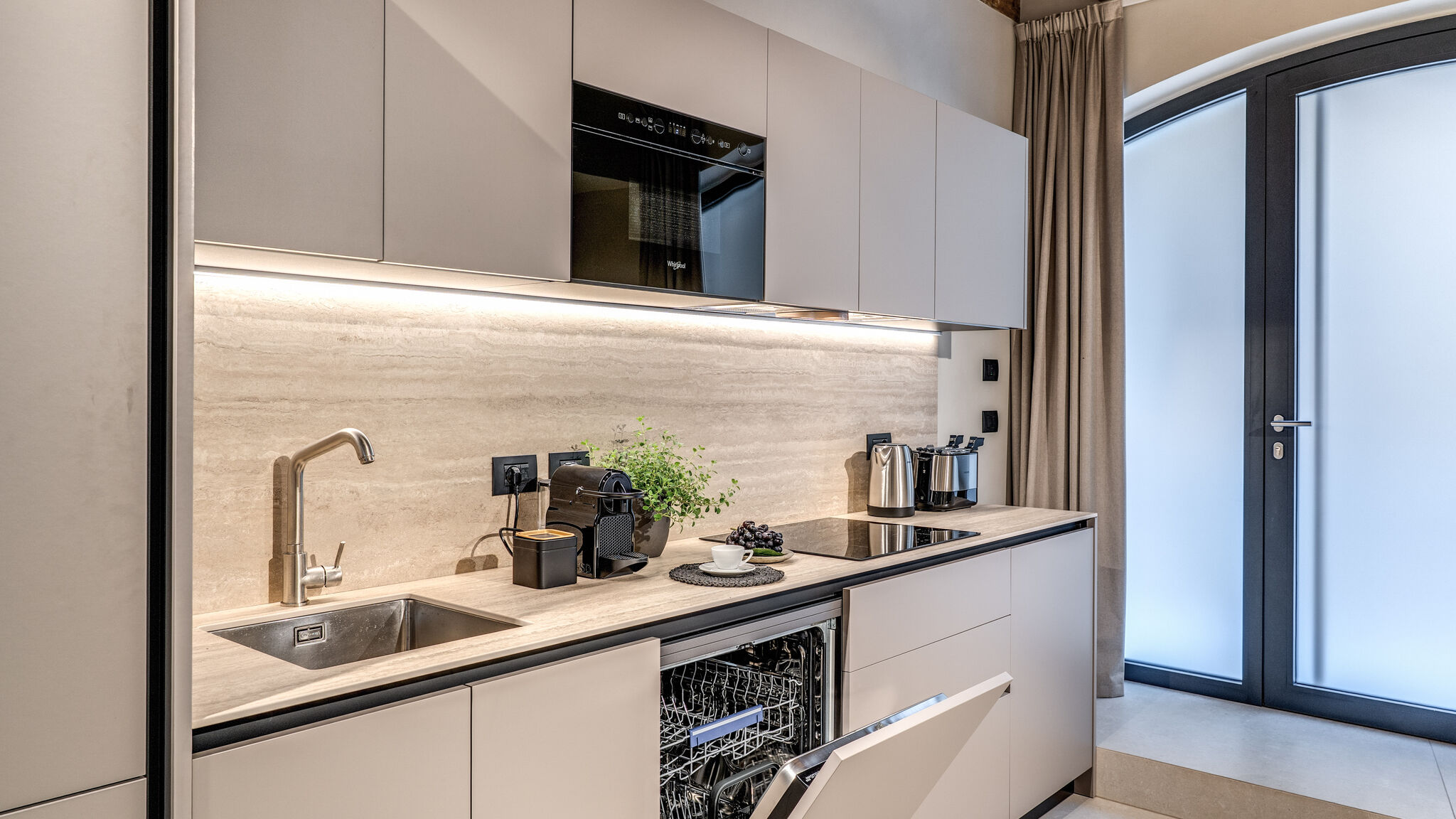 Italianway Milano Agnesi Statue - 1.004