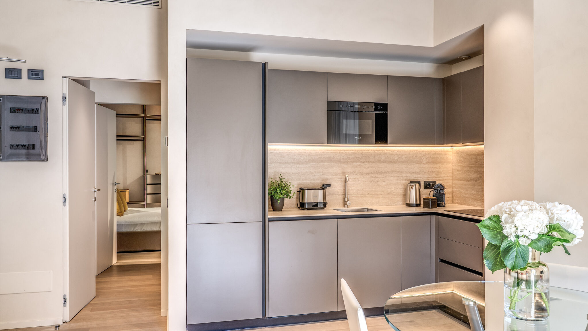 Italianway Milano Agnesi Statue - 1.101