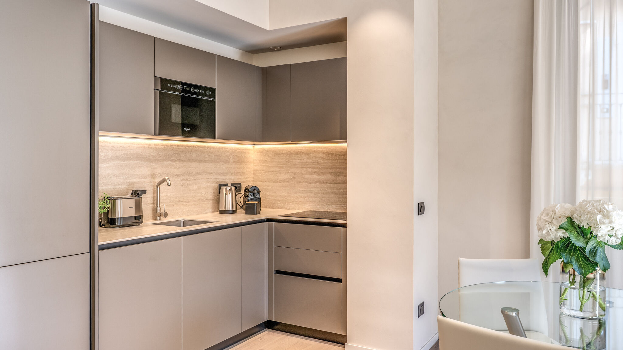 Italianway Milano Agnesi Statue - 1.101