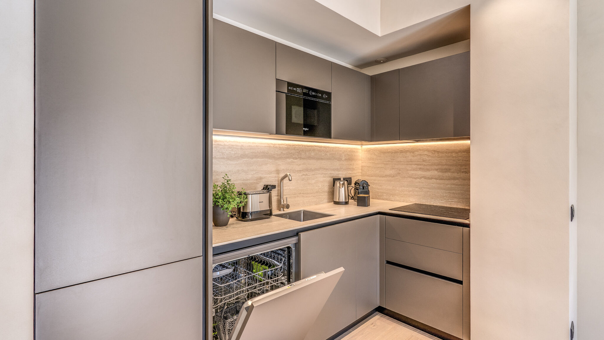 Italianway Milano Agnesi Statue - 1.101